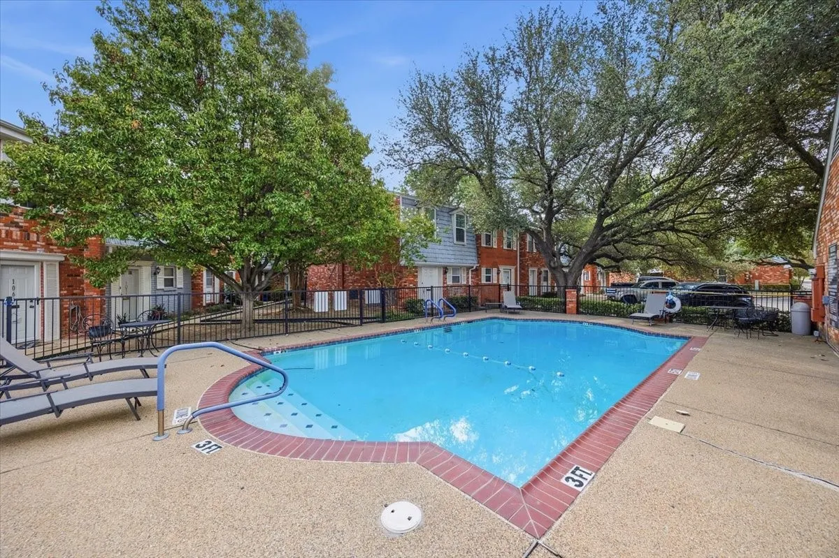 Condominium For Sale in Tarrant County , 1061 Roaring Springs Road, Fort Worth, Texas 76114, 2 Bedroom, 2 Bathroom, Garage spaces, 1,333 Sqft, built in 1970, mls#21399155, Real Estate Agent in Fort Worth, Homes For Sale in Tarrant county, Homes For Sale in Fort Worth, Realtor in Fort Worth Texas, Real Estate Brokerage Independent Realty Texas, Luminita Cordes Realtor