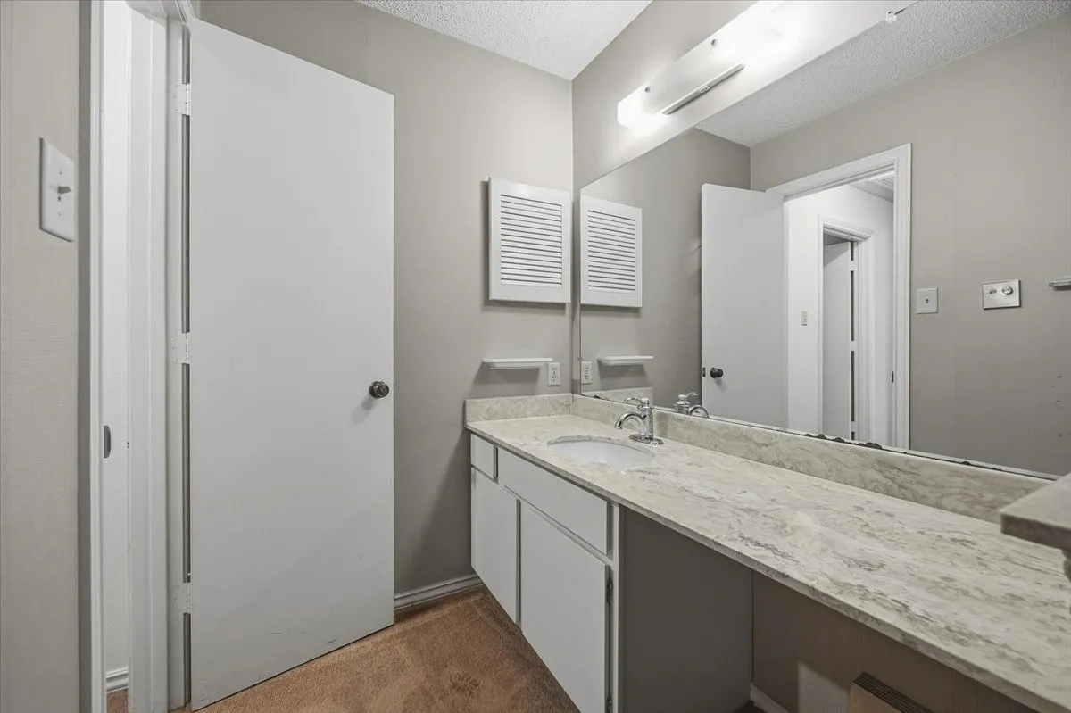 Condominium For Sale in Tarrant County , 1061 Roaring Springs Road, Fort Worth, Texas 76114, 2 Bedroom, 2 Bathroom, Garage spaces, 1,333 Sqft, built in 1970, mls#21399155, Real Estate Agent in Fort Worth, Homes For Sale in Tarrant county, Homes For Sale in Fort Worth, Realtor in Fort Worth Texas, Real Estate Brokerage Independent Realty Texas, Luminita Cordes Realtor
