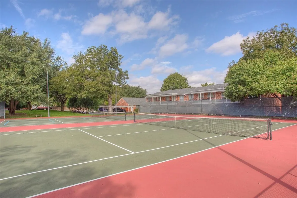 Condominium For Sale in Tarrant County , 1061 Roaring Springs Road, Fort Worth, Texas 76114, 2 Bedroom, 2 Bathroom, Garage spaces, 1,333 Sqft, built in 1970, mls#21399155, Real Estate Agent in Fort Worth, Homes For Sale in Tarrant county, Homes For Sale in Fort Worth, Realtor in Fort Worth Texas, Real Estate Brokerage Independent Realty Texas, Luminita Cordes Realtor
