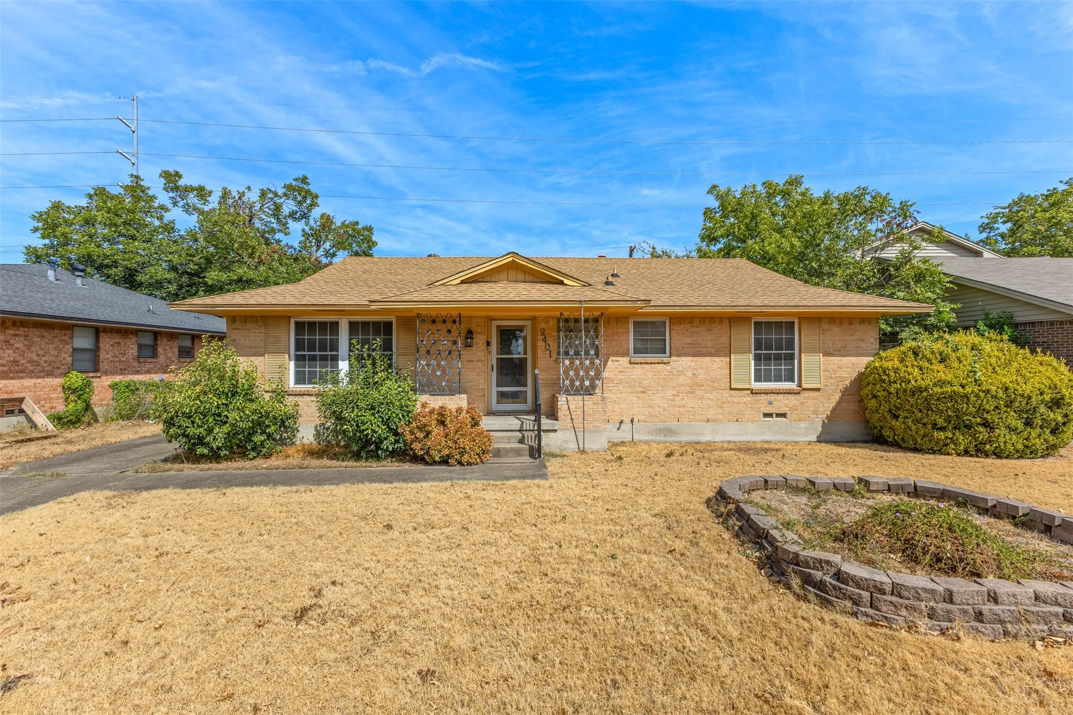Single Family Residence For Sale in Dallas County , 2401 Cardinal Lane, Garland, Texas 75042, 3 Bedroom, 2 Bathroom, 2 Garage spaces, 1,432 Sqft, built in 1959, mls#21400099, Real Estate Agent in Garland, Homes For Sale in Dallas county, Homes For Sale in Garland, Realtor in Garland Texas, Real Estate Brokerage Independent Realty Texas, Luminita Cordes Realtor