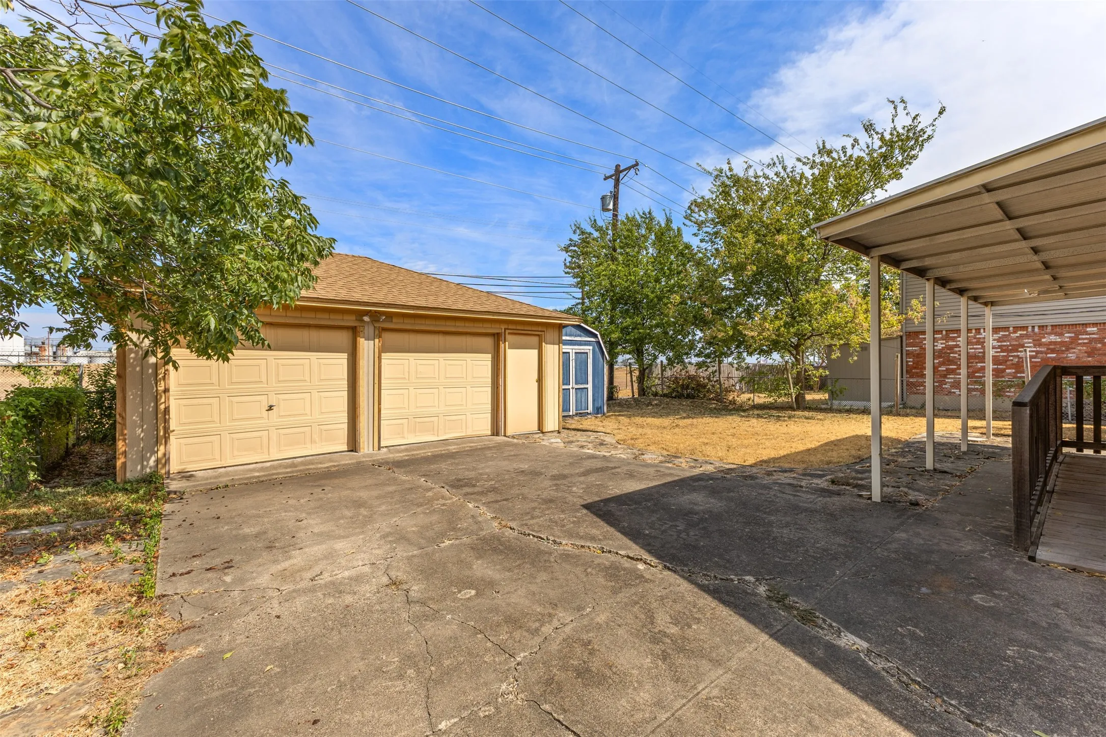 Single Family Residence For Sale in Dallas County , 2401 Cardinal Lane, Garland, Texas 75042, 3 Bedroom, 2 Bathroom, 2 Garage spaces, 1,432 Sqft, built in 1959, mls#21400099, Real Estate Agent in Garland, Homes For Sale in Dallas county, Homes For Sale in Garland, Realtor in Garland Texas, Real Estate Brokerage Independent Realty Texas, Luminita Cordes Realtor