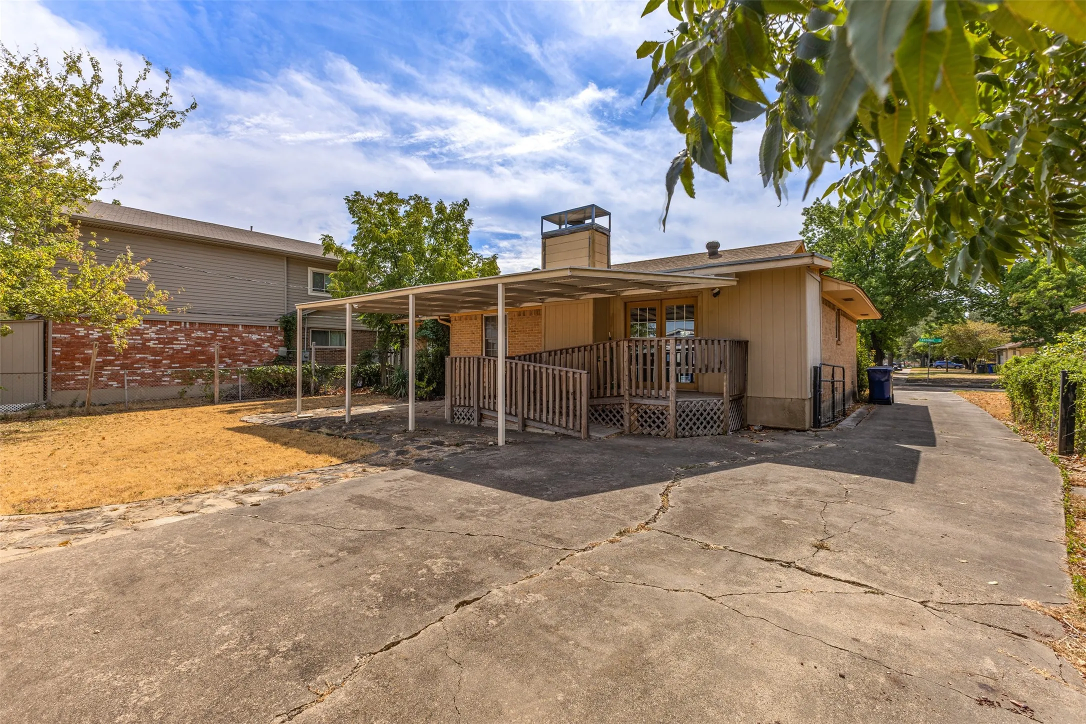 Single Family Residence For Sale in Dallas County , 2401 Cardinal Lane, Garland, Texas 75042, 3 Bedroom, 2 Bathroom, 2 Garage spaces, 1,432 Sqft, built in 1959, mls#21400099, Real Estate Agent in Garland, Homes For Sale in Dallas county, Homes For Sale in Garland, Realtor in Garland Texas, Real Estate Brokerage Independent Realty Texas, Luminita Cordes Realtor