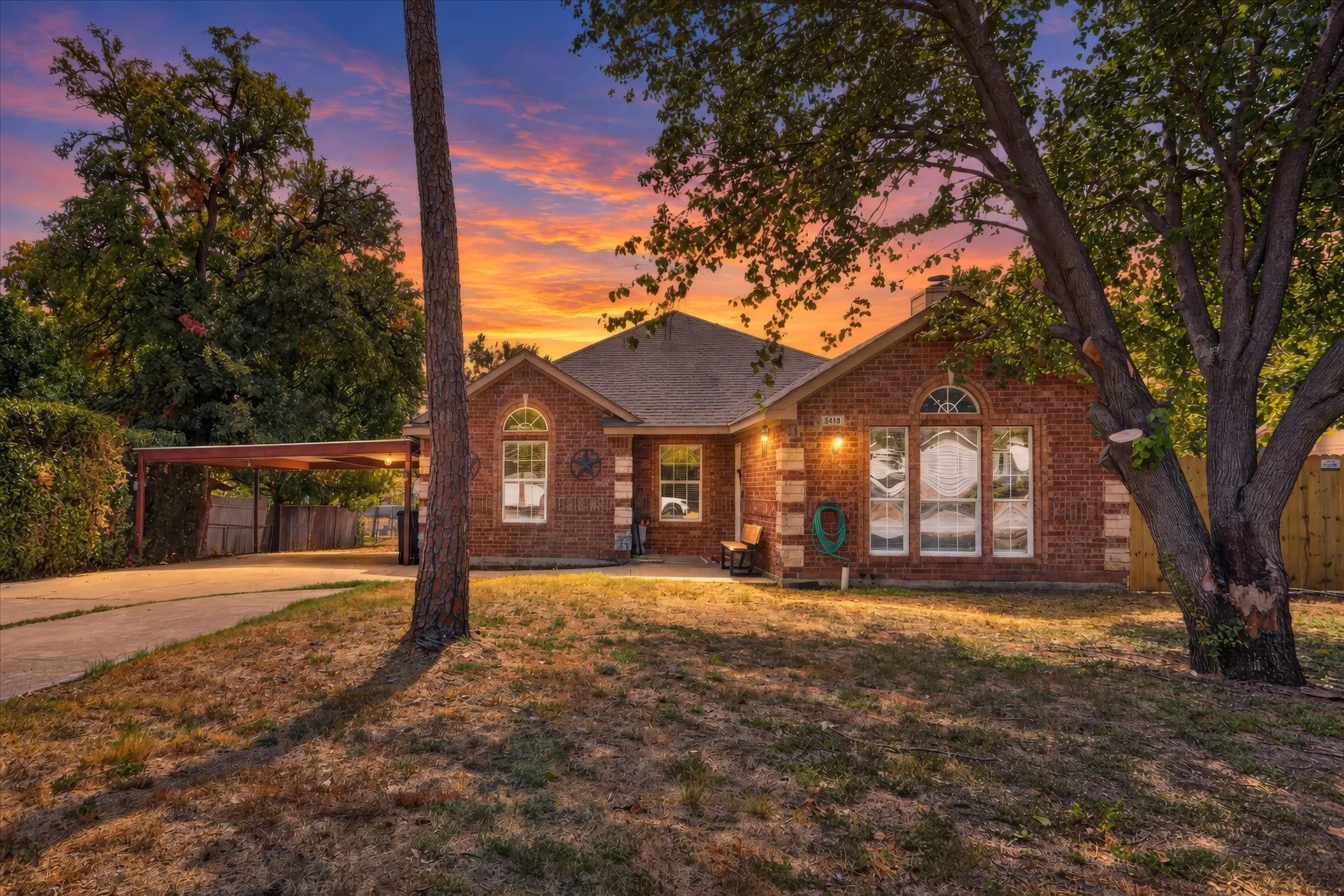 Single Family Residence For Sale in Tarrant County , 5413 Cornell Avenue, River Oaks, Texas 76114, 3 Bedroom, 2 Bathroom, Garage spaces, 1,596 Sqft, built in 2004, mls#21391345, Real Estate Agent in River Oaks, Homes For Sale in Tarrant county, Homes For Sale in River Oaks, Realtor in River Oaks Texas, Real Estate Brokerage Independent Realty Texas, Luminita Cordes Realtor