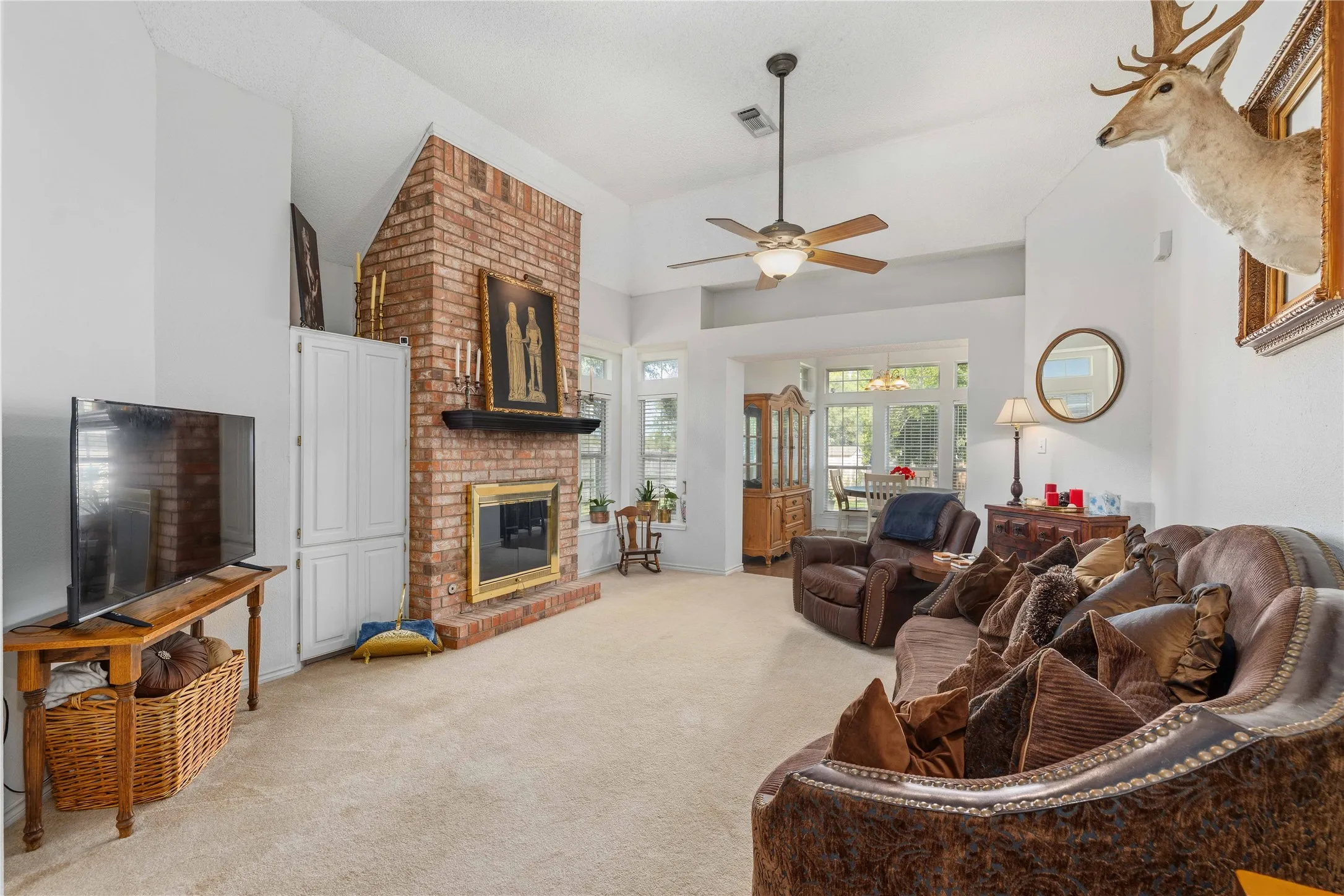 Single Family Residence For Sale in Brown County , 1605 Southgate Drive, Brownwood, Texas 76801, 3 Bedroom, 2 Bathroom, 2 Garage spaces, 1,566 Sqft, built in 1995, mls#21399846, Real Estate Agent in Brownwood, Homes For Sale in Brown county, Homes For Sale in Brownwood, Realtor in Brownwood Texas, Real Estate Brokerage Independent Realty Texas, Luminita Cordes Realtor