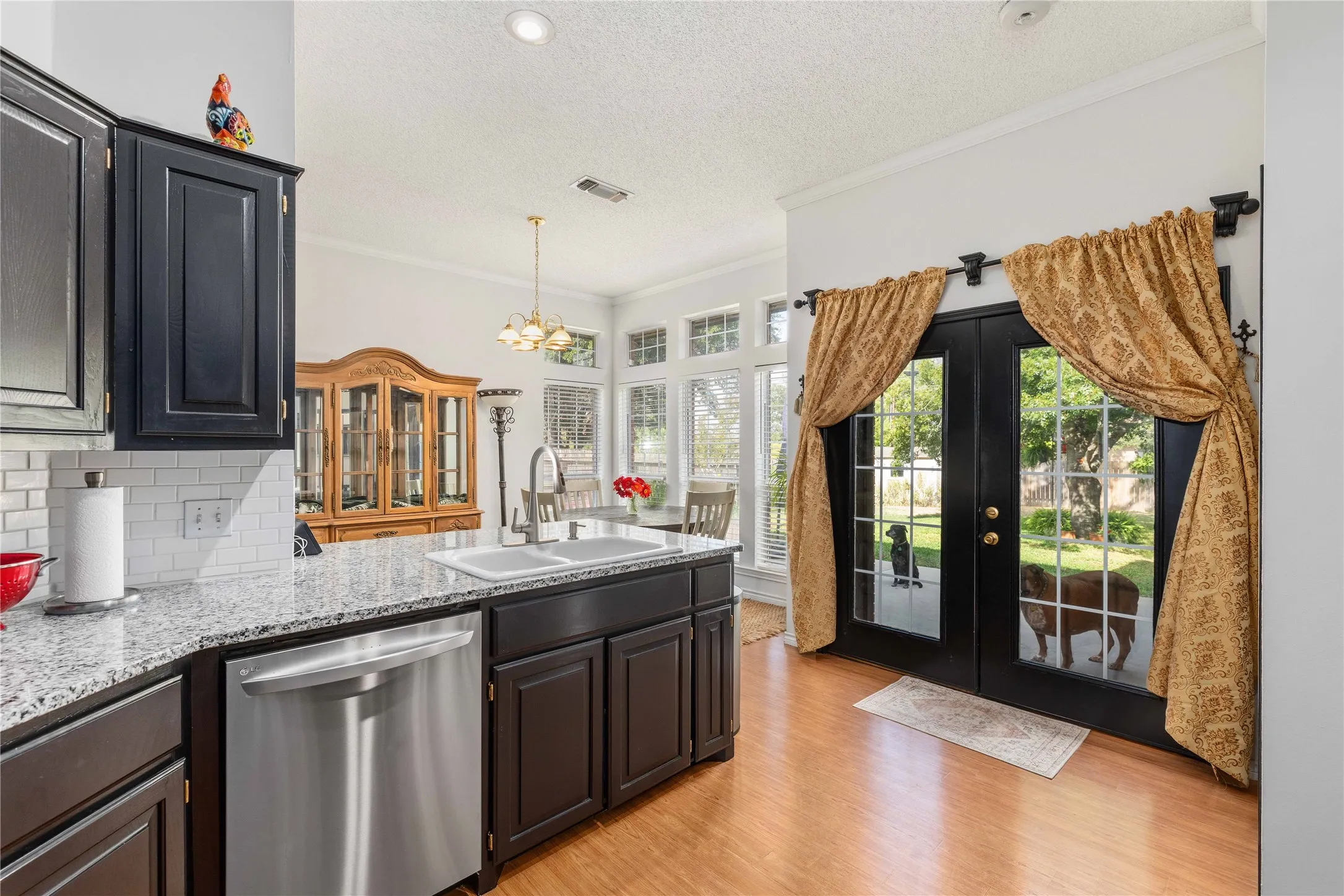 Single Family Residence For Sale in Brown County , 1605 Southgate Drive, Brownwood, Texas 76801, 3 Bedroom, 2 Bathroom, 2 Garage spaces, 1,566 Sqft, built in 1995, mls#21399846, Real Estate Agent in Brownwood, Homes For Sale in Brown county, Homes For Sale in Brownwood, Realtor in Brownwood Texas, Real Estate Brokerage Independent Realty Texas, Luminita Cordes Realtor