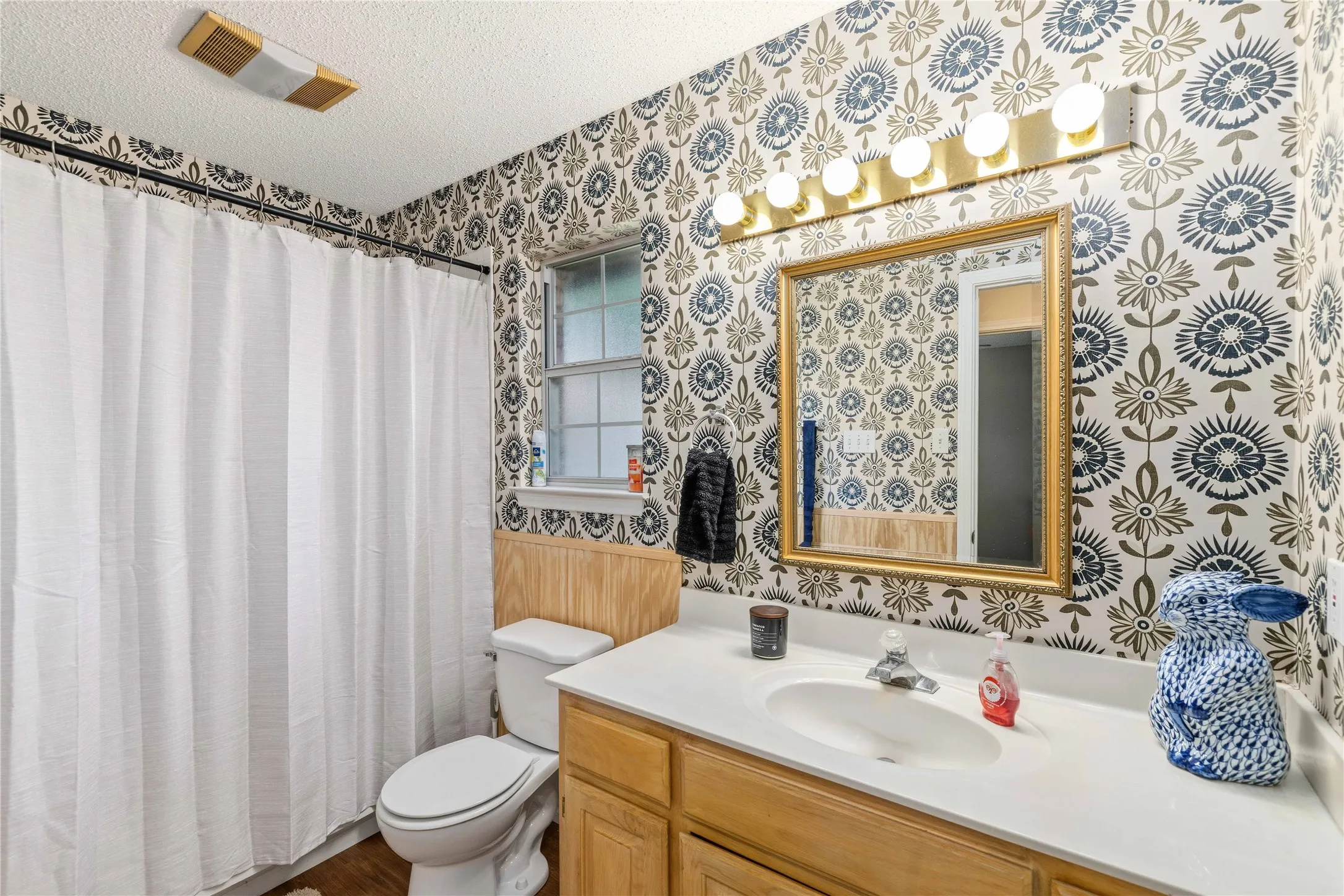 Single Family Residence For Sale in Brown County , 1605 Southgate Drive, Brownwood, Texas 76801, 3 Bedroom, 2 Bathroom, 2 Garage spaces, 1,566 Sqft, built in 1995, mls#21399846, Real Estate Agent in Brownwood, Homes For Sale in Brown county, Homes For Sale in Brownwood, Realtor in Brownwood Texas, Real Estate Brokerage Independent Realty Texas, Luminita Cordes Realtor