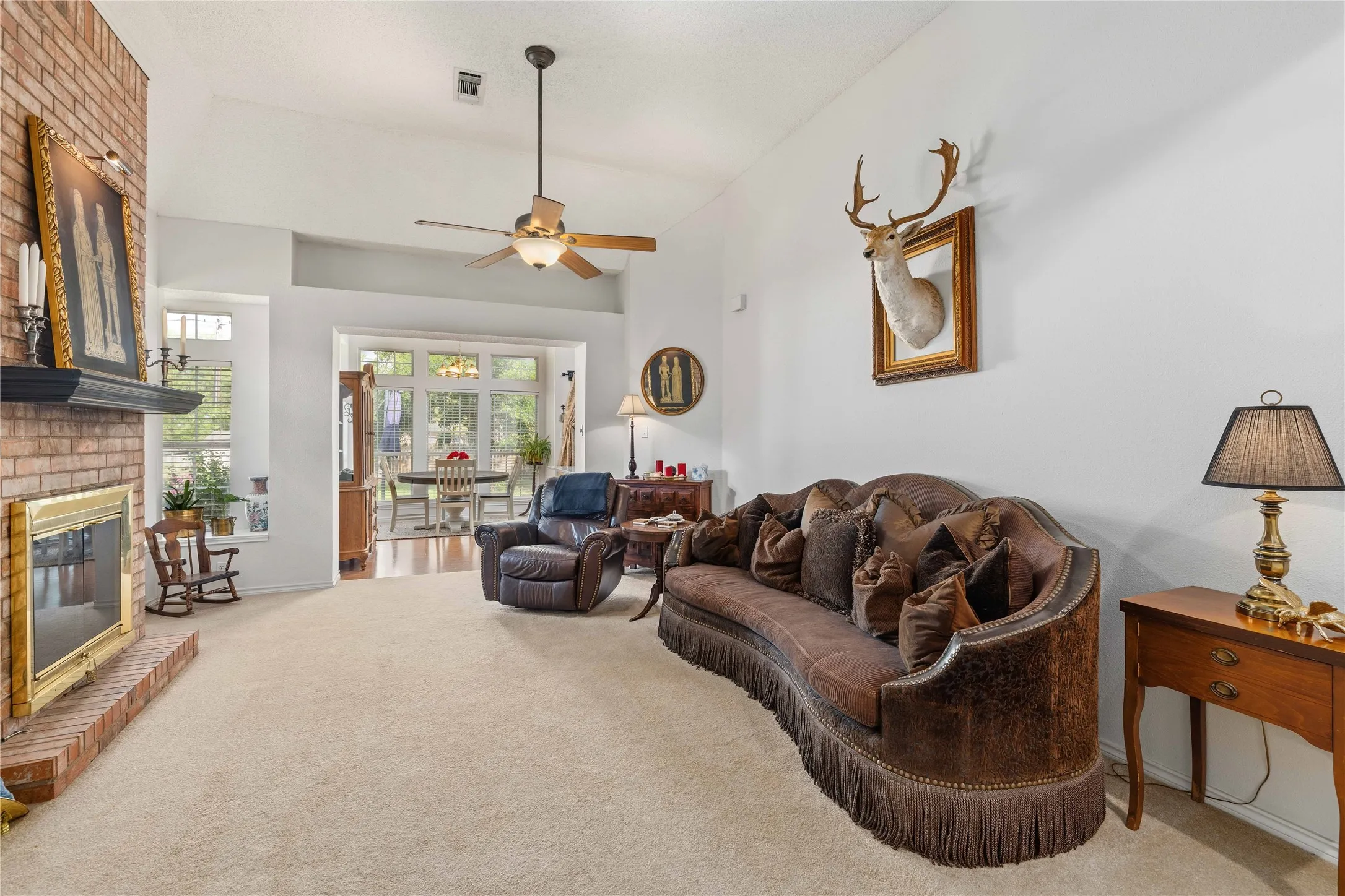 Single Family Residence For Sale in Brown County , 1605 Southgate Drive, Brownwood, Texas 76801, 3 Bedroom, 2 Bathroom, 2 Garage spaces, 1,566 Sqft, built in 1995, mls#21399846, Real Estate Agent in Brownwood, Homes For Sale in Brown county, Homes For Sale in Brownwood, Realtor in Brownwood Texas, Real Estate Brokerage Independent Realty Texas, Luminita Cordes Realtor