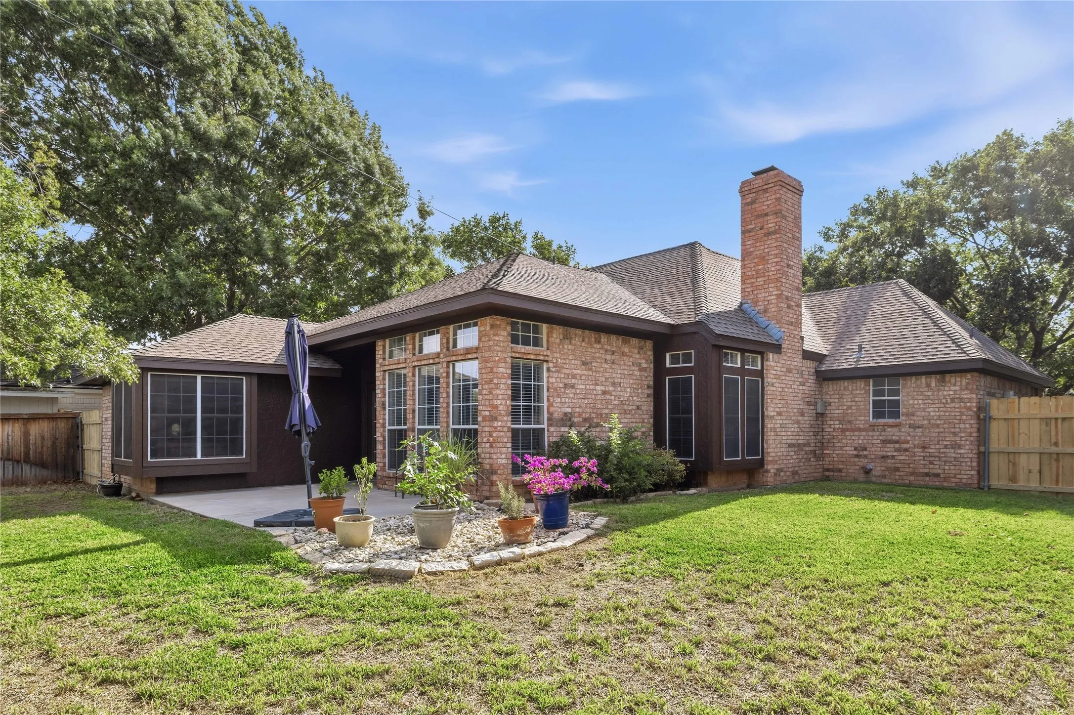 Single Family Residence For Sale in Brown County , 1605 Southgate Drive, Brownwood, Texas 76801, 3 Bedroom, 2 Bathroom, 2 Garage spaces, 1,566 Sqft, built in 1995, mls#21399846, Real Estate Agent in Brownwood, Homes For Sale in Brown county, Homes For Sale in Brownwood, Realtor in Brownwood Texas, Real Estate Brokerage Independent Realty Texas, Luminita Cordes Realtor