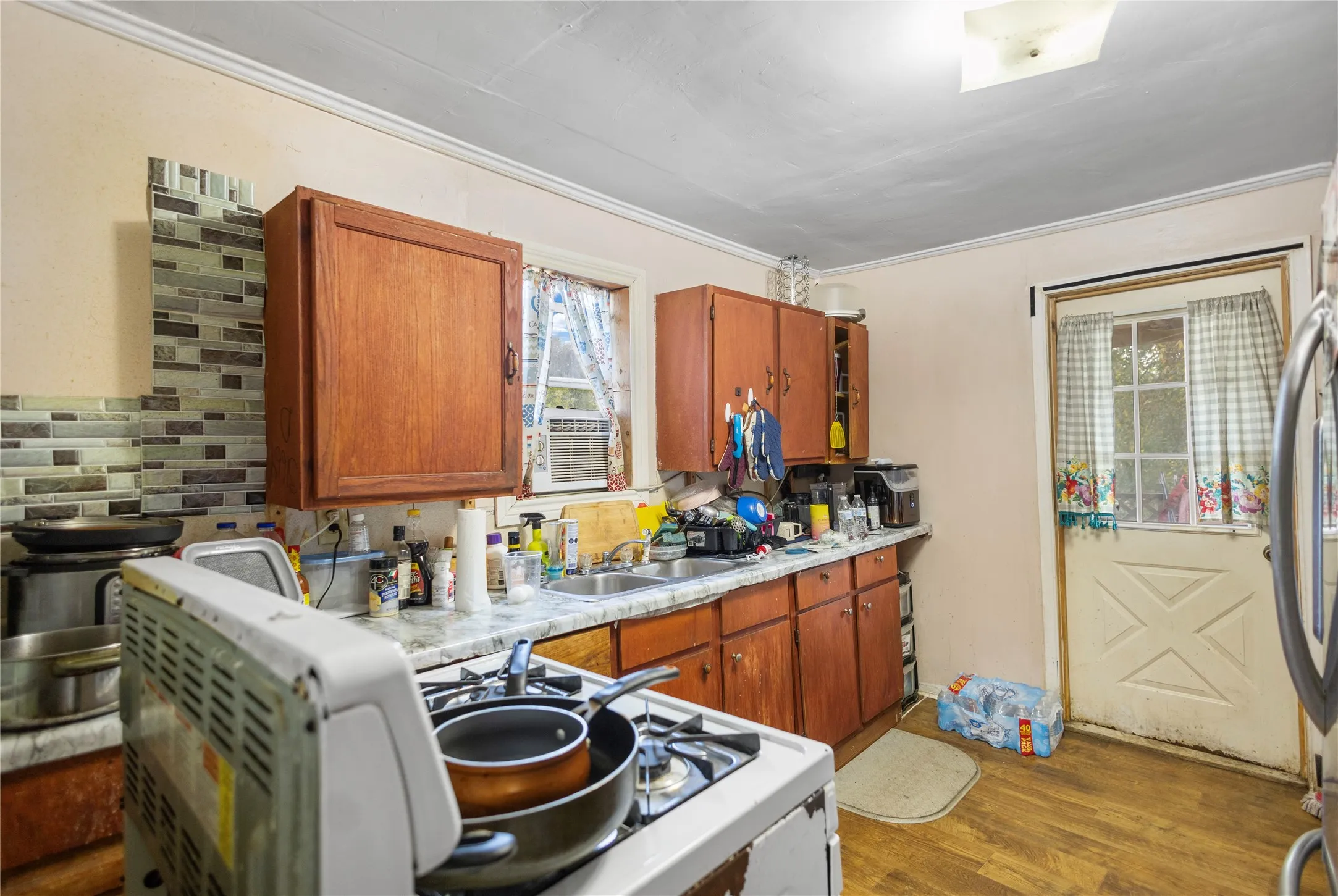 Single Family Residence For Sale in Harrison County , 706 Yaney Street, Marshall, Texas 75670, 2 Bedroom, 1 Bathroom, Garage spaces, 784 Sqft, built in 1945, mls#21400091, Real Estate Agent in Marshall, Homes For Sale in Harrison county, Homes For Sale in Marshall, Realtor in Marshall Texas, Real Estate Brokerage Independent Realty Texas, Luminita Cordes Realtor