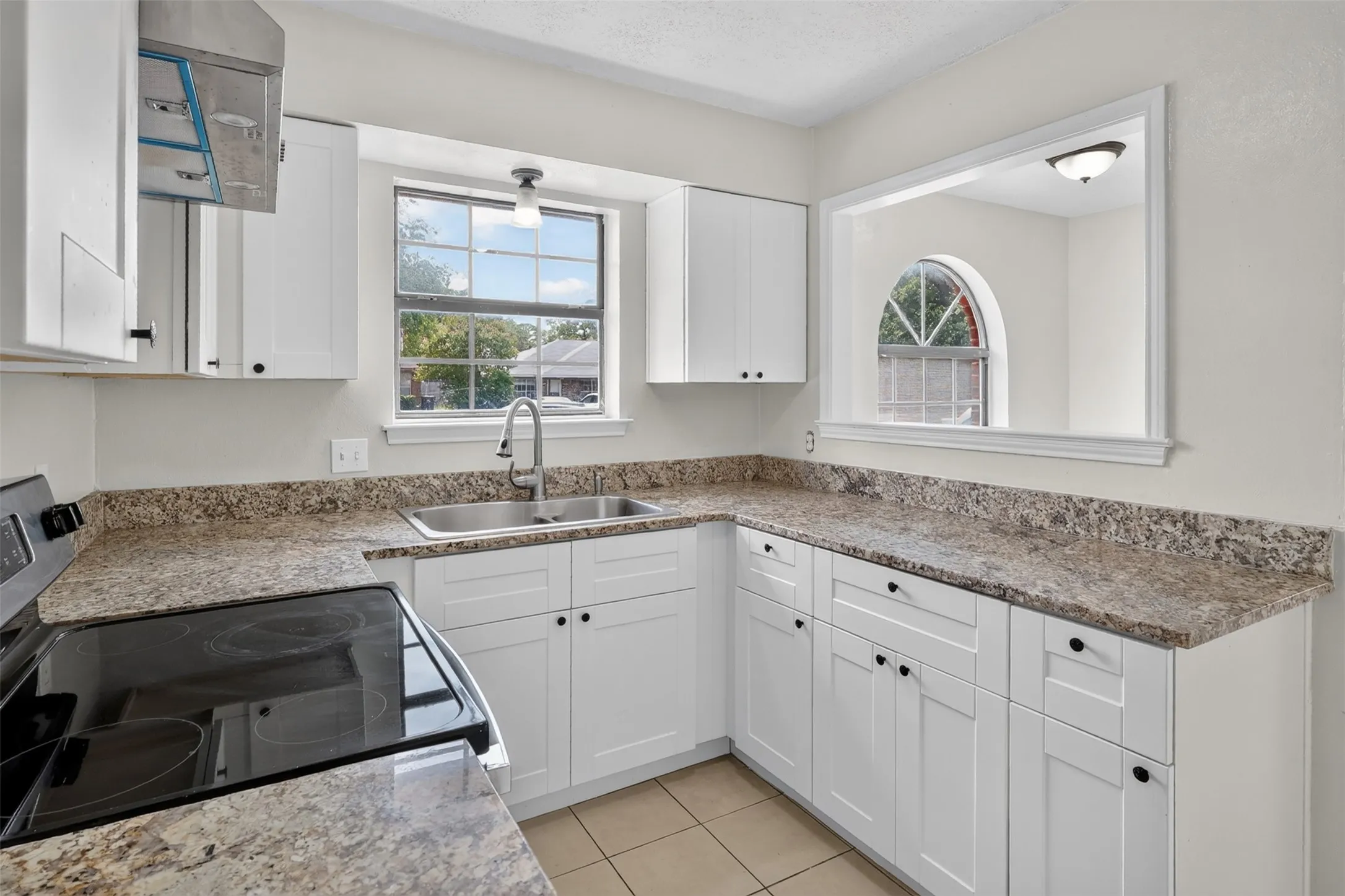 Duplex For Rent in Tarrant County , 1805 Mcqueary Street 1807, Arlington, Texas 76012, 2 Bedroom, 1 Bathroom, Garage spaces, 1,556 Sqft, built in 1982, mls#21400102, Real Estate Agent in Arlington, Homes For Rent in Tarrant county, Homes For Rent in Arlington, Realtor in Arlington Texas, Real Estate Brokerage Independent Realty Texas, Luminita Cordes Realtor