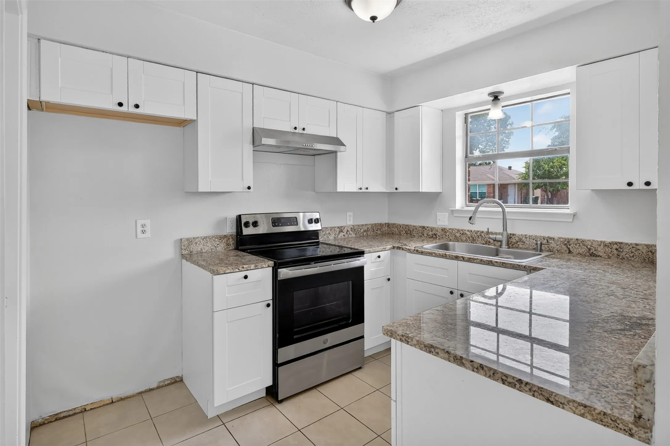 Duplex For Rent in Tarrant County , 1805 Mcqueary Street 1807, Arlington, Texas 76012, 2 Bedroom, 1 Bathroom, Garage spaces, 1,556 Sqft, built in 1982, mls#21400102, Real Estate Agent in Arlington, Homes For Rent in Tarrant county, Homes For Rent in Arlington, Realtor in Arlington Texas, Real Estate Brokerage Independent Realty Texas, Luminita Cordes Realtor