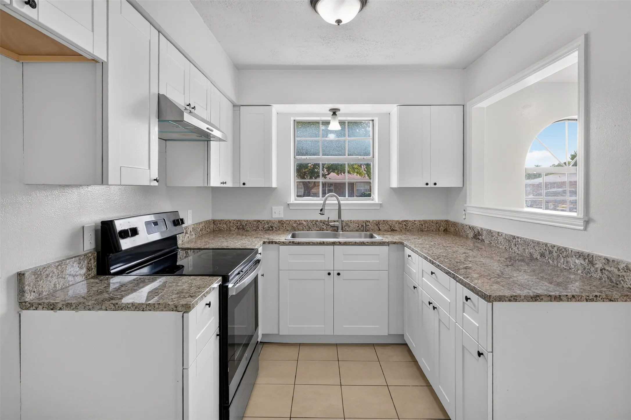 Duplex For Rent in Tarrant County , 1805 Mcqueary Street 1807, Arlington, Texas 76012, 2 Bedroom, 1 Bathroom, Garage spaces, 1,556 Sqft, built in 1982, mls#21400102, Real Estate Agent in Arlington, Homes For Rent in Tarrant county, Homes For Rent in Arlington, Realtor in Arlington Texas, Real Estate Brokerage Independent Realty Texas, Luminita Cordes Realtor