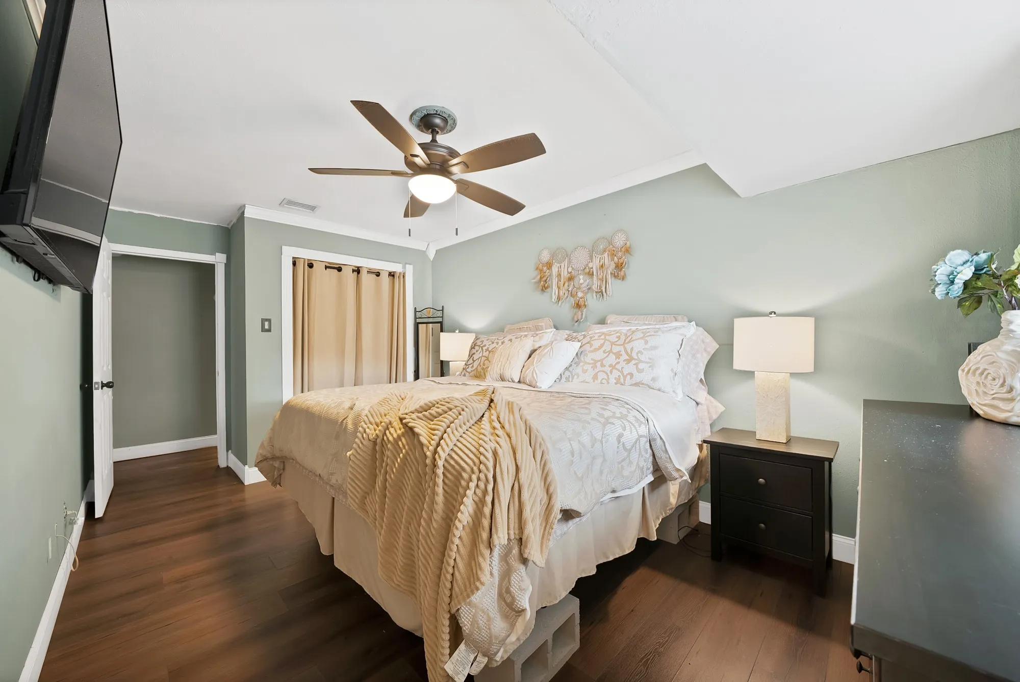 Single Family Residence For Sale in Dallas County , 1258 Hidden Valley Drive, Dallas, Texas 75241, 3 Bedroom, 2 Bathroom, 1 Garage spaces, 1,478 Sqft, built in 1965, mls#21399329, Real Estate Agent in Dallas, Homes For Sale in Dallas county, Homes For Sale in Dallas, Realtor in Dallas Texas, Real Estate Brokerage Independent Realty Texas, Luminita Cordes Realtor