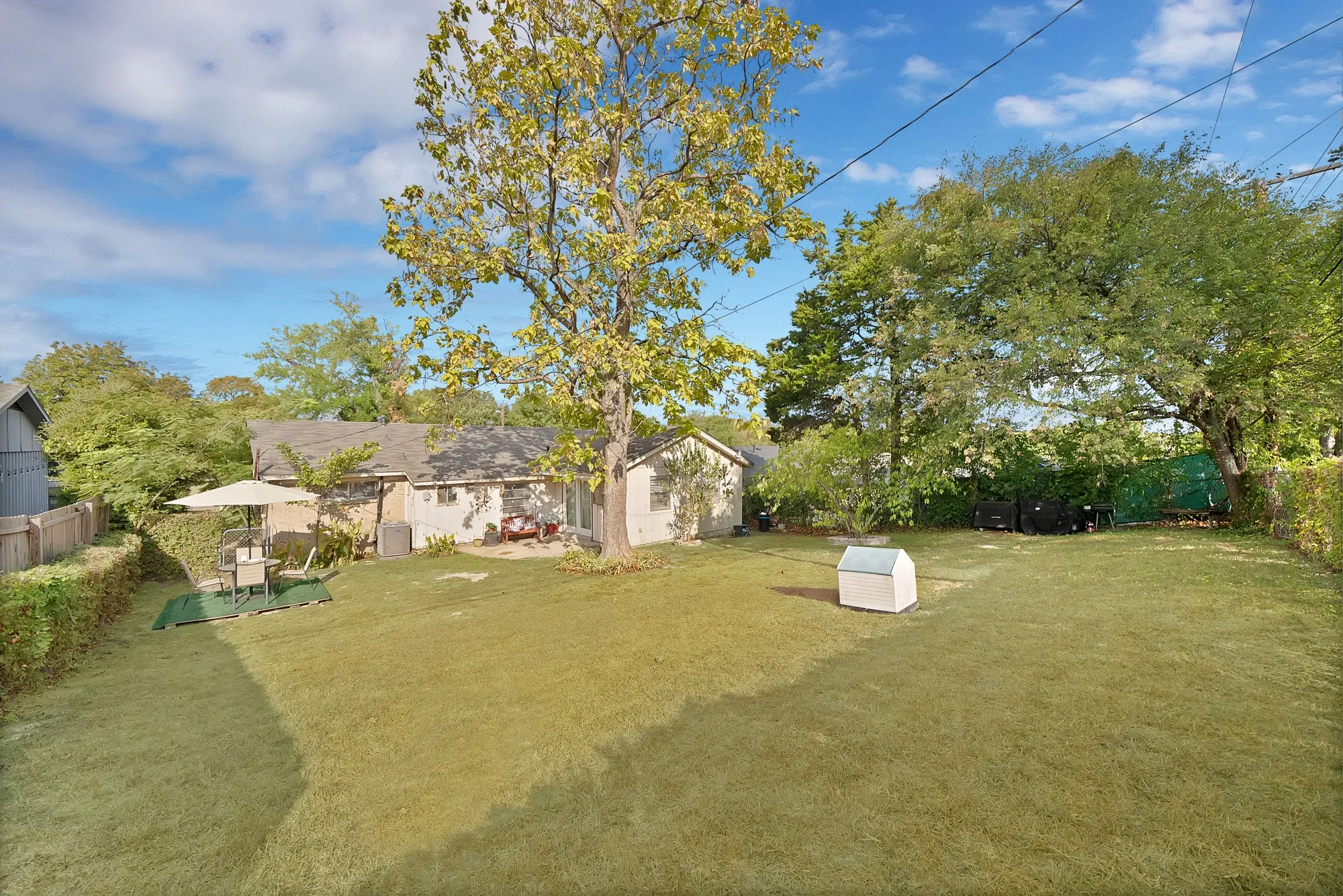 Single Family Residence For Sale in Dallas County , 1258 Hidden Valley Drive, Dallas, Texas 75241, 3 Bedroom, 2 Bathroom, 1 Garage spaces, 1,478 Sqft, built in 1965, mls#21399329, Real Estate Agent in Dallas, Homes For Sale in Dallas county, Homes For Sale in Dallas, Realtor in Dallas Texas, Real Estate Brokerage Independent Realty Texas, Luminita Cordes Realtor
