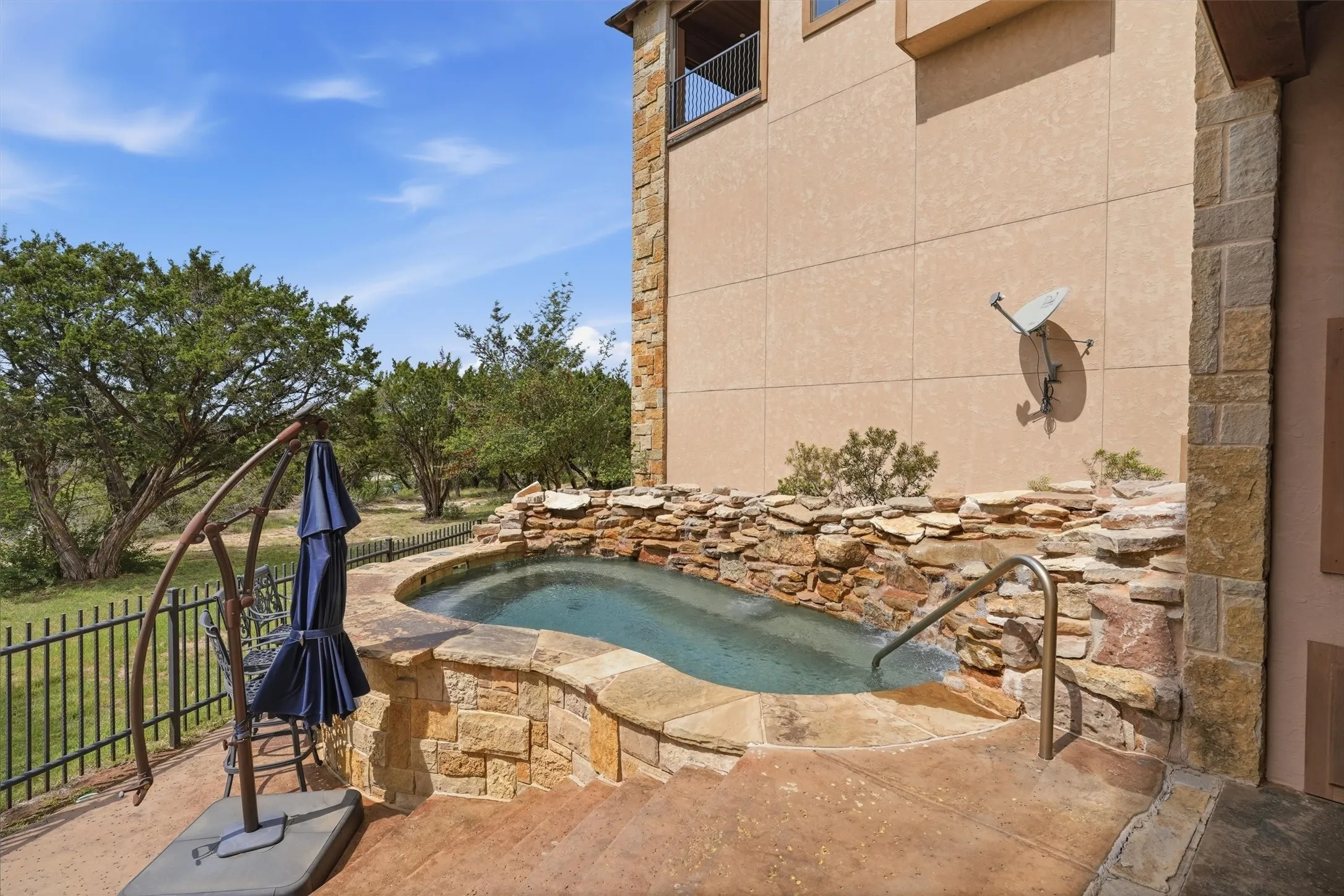Single Family Residence For Sale in Palo Pinto County , 2141 Century Oak Drive, Graford, Texas 76449, 5 Bedroom, 8 Bathroom, 2 Garage spaces, 4,661 Sqft, built in 2012, mls#21399894, Real Estate Agent in Graford, Homes For Sale in Palo Pinto county, Homes For Sale in Graford, Realtor in Graford Texas, Real Estate Brokerage Independent Realty Texas, Luminita Cordes Realtor