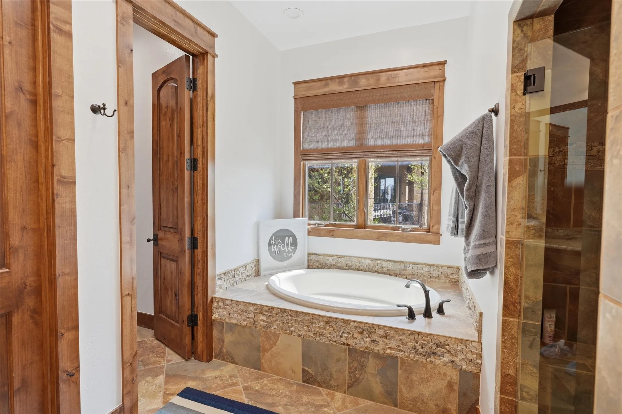 Single Family Residence For Sale in Palo Pinto County , 2141 Century Oak Drive, Graford, Texas 76449, 5 Bedroom, 8 Bathroom, 2 Garage spaces, 4,661 Sqft, built in 2012, mls#21399894, Real Estate Agent in Graford, Homes For Sale in Palo Pinto county, Homes For Sale in Graford, Realtor in Graford Texas, Real Estate Brokerage Independent Realty Texas, Luminita Cordes Realtor