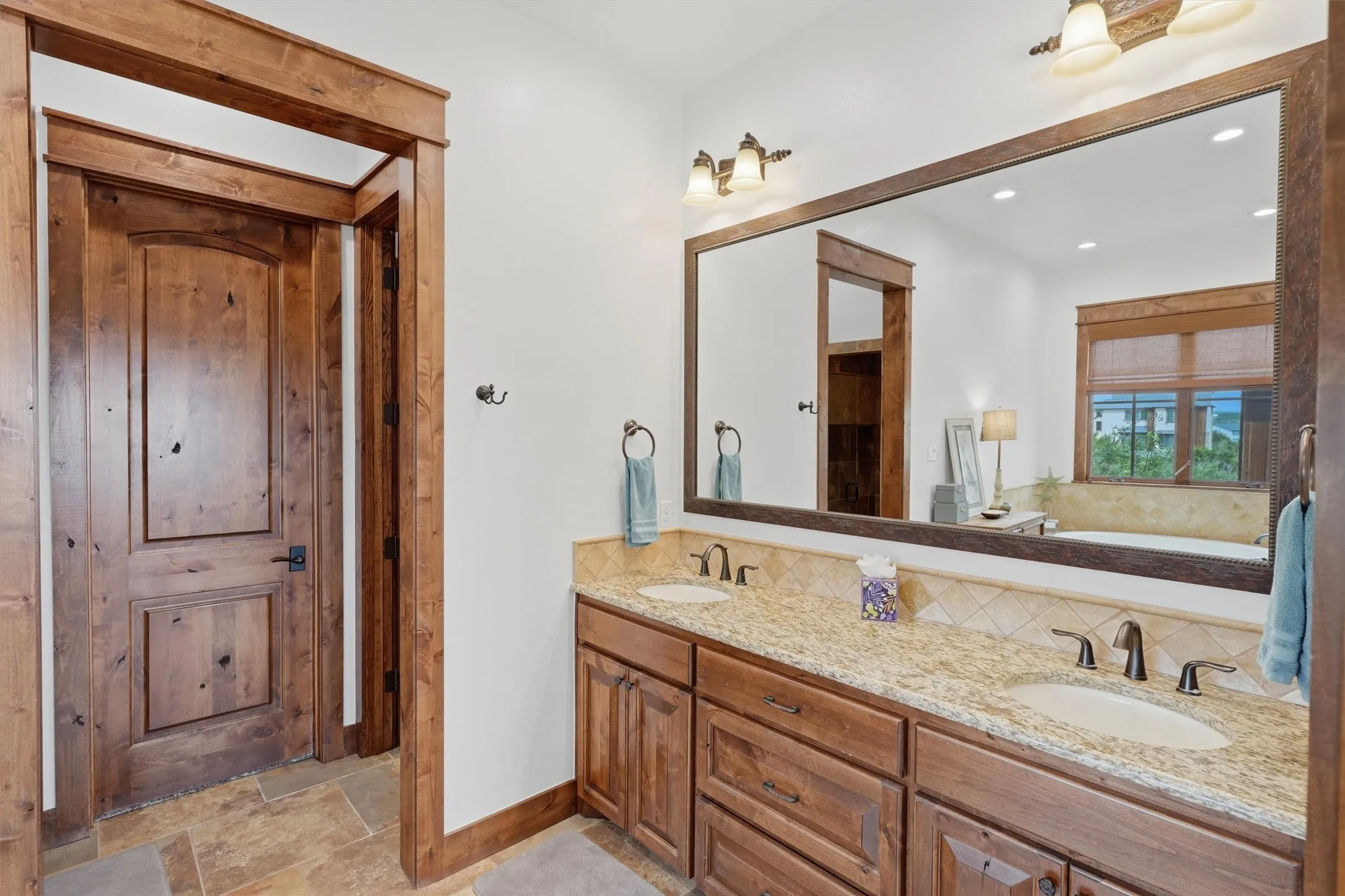 Single Family Residence For Sale in Palo Pinto County , 2141 Century Oak Drive, Graford, Texas 76449, 5 Bedroom, 8 Bathroom, 2 Garage spaces, 4,661 Sqft, built in 2012, mls#21399894, Real Estate Agent in Graford, Homes For Sale in Palo Pinto county, Homes For Sale in Graford, Realtor in Graford Texas, Real Estate Brokerage Independent Realty Texas, Luminita Cordes Realtor