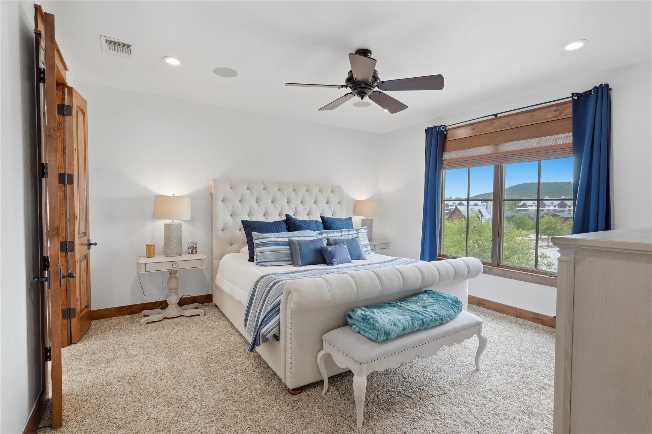 Single Family Residence For Sale in Palo Pinto County , 2141 Century Oak Drive, Graford, Texas 76449, 5 Bedroom, 8 Bathroom, 2 Garage spaces, 4,661 Sqft, built in 2012, mls#21399894, Real Estate Agent in Graford, Homes For Sale in Palo Pinto county, Homes For Sale in Graford, Realtor in Graford Texas, Real Estate Brokerage Independent Realty Texas, Luminita Cordes Realtor