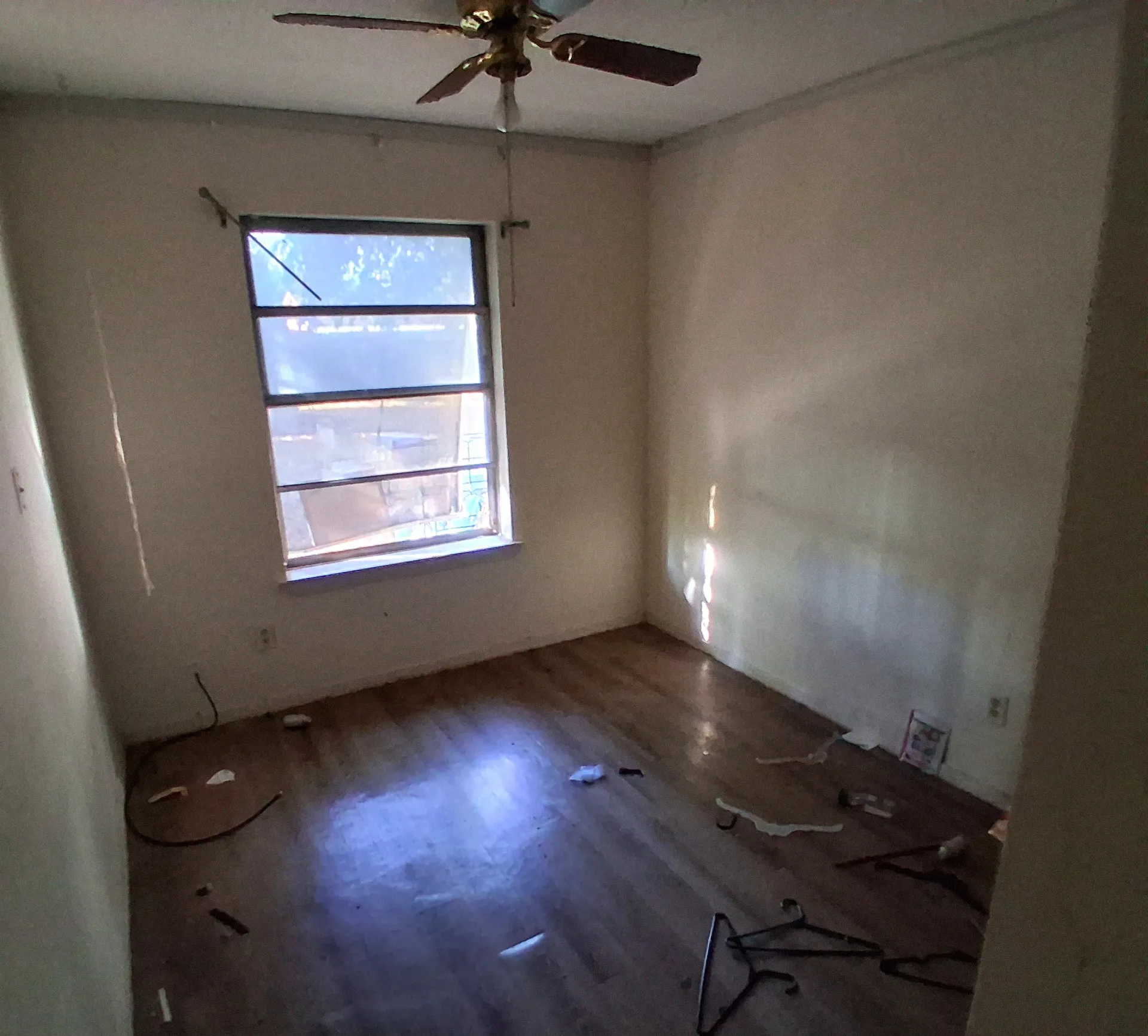 Single Family Residence For Sale in Grayson County , 802 Dove Lane, Sherman, Texas 75090, 4 Bedroom, 2 Bathroom, 1 Garage spaces, 1,190 Sqft, built in 1972, mls#21398501, Real Estate Agent in Sherman, Homes For Sale in Grayson county, Homes For Sale in Sherman, Realtor in Sherman Texas, Real Estate Brokerage Independent Realty Texas, Luminita Cordes Realtor