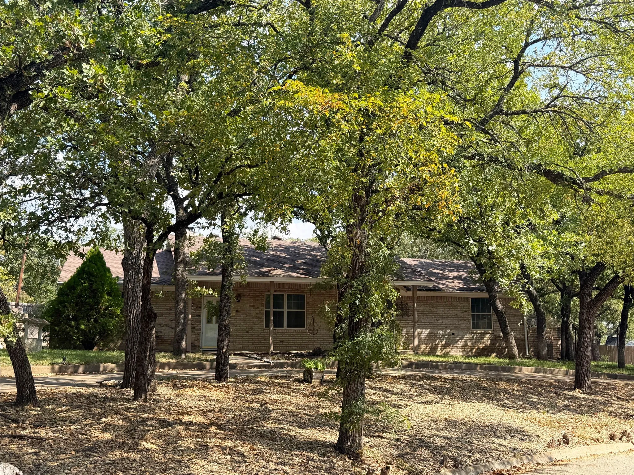 Single Family Residence For Sale in Tarrant County , 6628 Chilton Drive, North Richland Hills, Texas 76182, 3 Bedroom, 2 Bathroom, Garage spaces, 2,349 Sqft, built in 1969, mls#21398559, Real Estate Agent in North Richland Hills, Homes For Sale in Tarrant county, Homes For Sale in North Richland Hills, Realtor in North Richland Hills Texas, Real Estate Brokerage Independent Realty Texas, Luminita Cordes Realtor