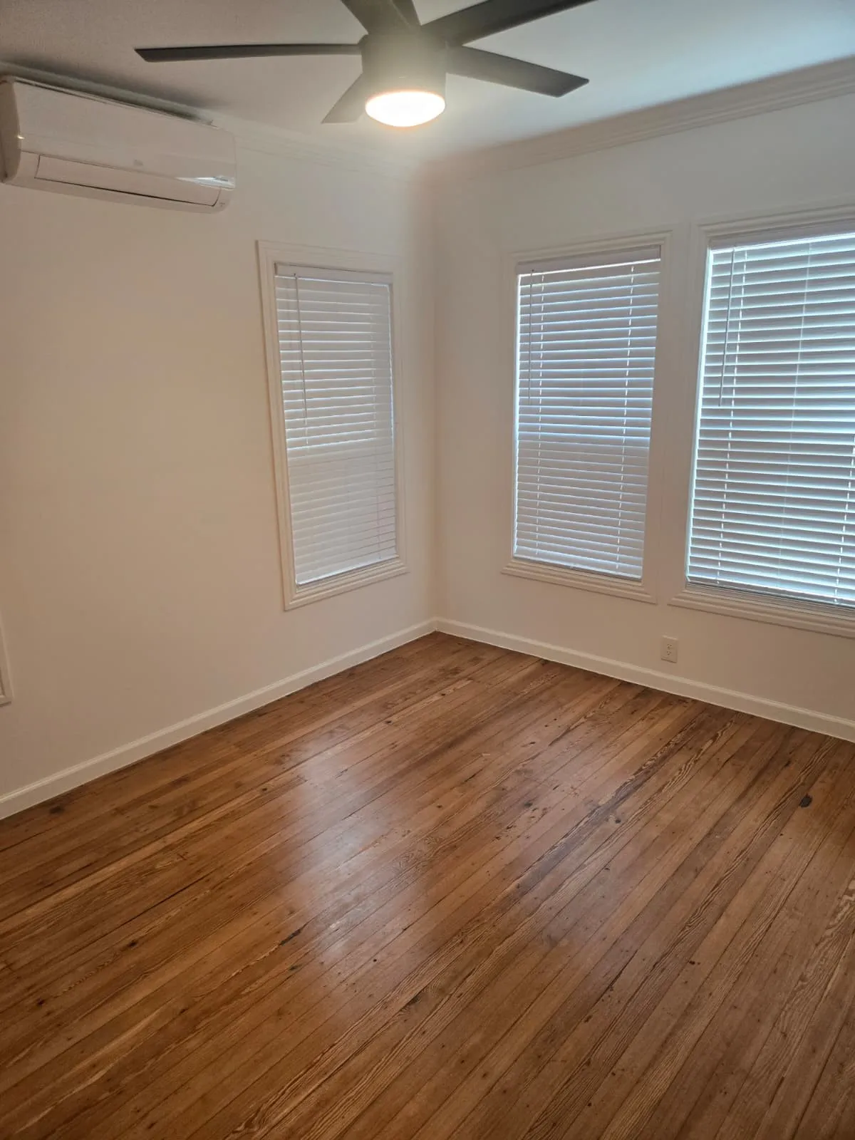 Apartment For Rent in Dallas County , 4226 Prescott Avenue, Dallas, Texas 75219, 1 Bedroom, 1 Bathroom, Garage spaces, 675 Sqft, built in 1925, mls#21400122, Real Estate Agent in Dallas, Homes For Rent in Dallas county, Homes For Rent in Dallas, Realtor in Dallas Texas, Real Estate Brokerage Independent Realty Texas, Luminita Cordes Realtor