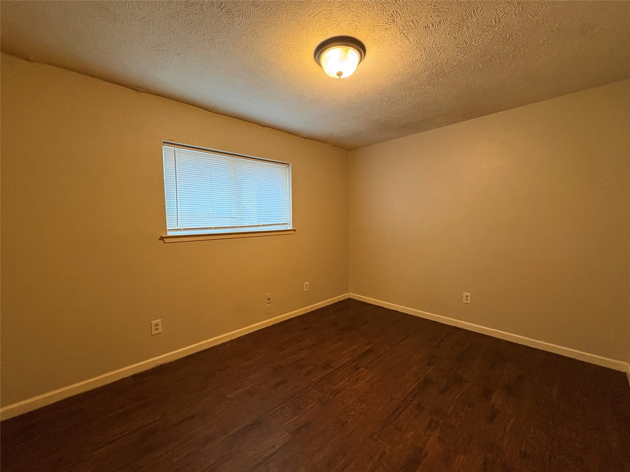 Duplex For Rent in Tarrant County , 6409 Westcreek Drive, Fort Worth, Texas 76133, 2 Bedroom, 2 Bathroom, 2 Garage spaces, 1,181 Sqft, built in 1981, mls#21400035, Real Estate Agent in Fort Worth, Homes For Rent in Tarrant county, Homes For Rent in Fort Worth, Realtor in Fort Worth Texas, Real Estate Brokerage Independent Realty Texas, Luminita Cordes Realtor