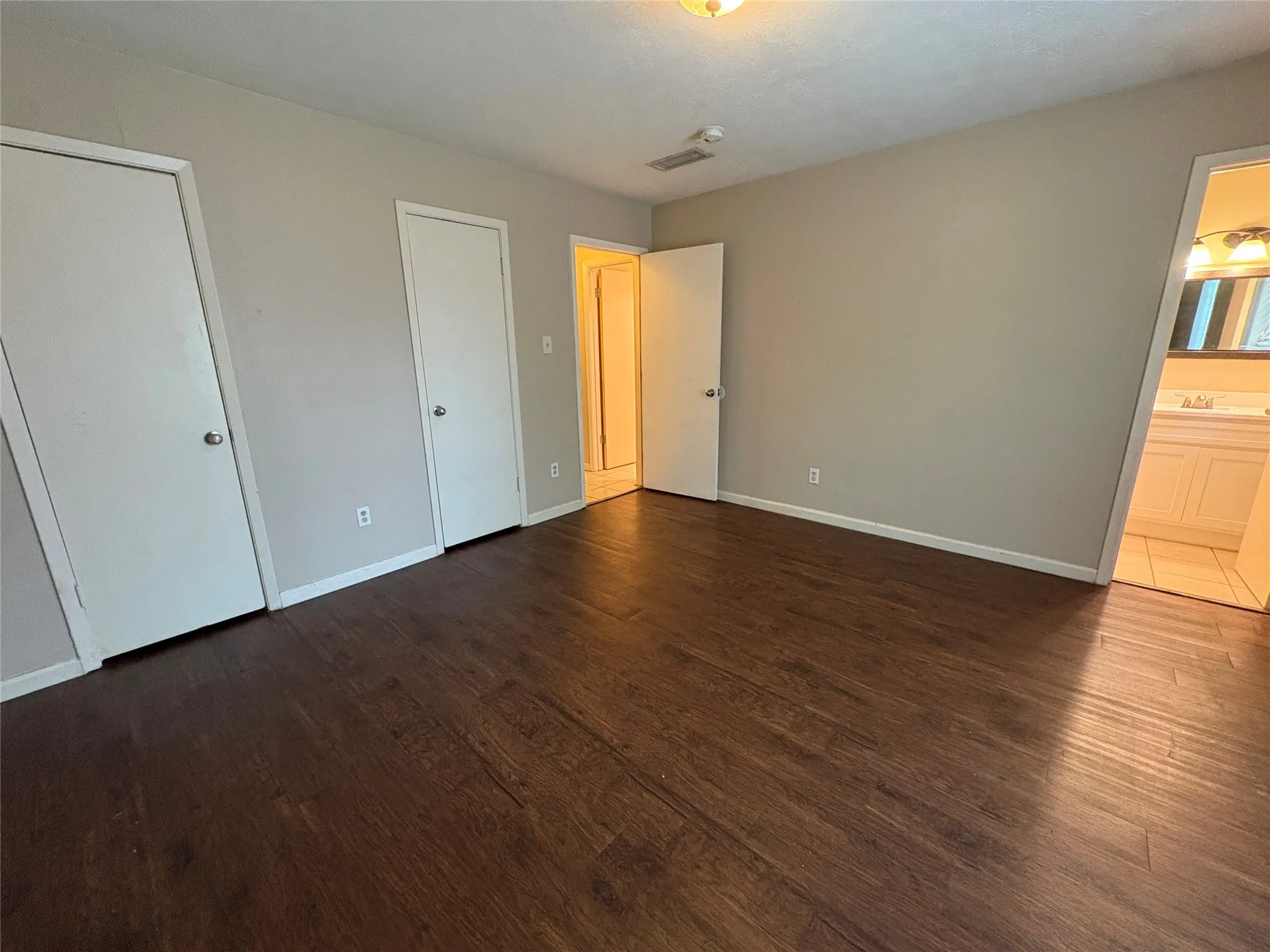 Duplex For Rent in Tarrant County , 6409 Westcreek Drive, Fort Worth, Texas 76133, 2 Bedroom, 2 Bathroom, 2 Garage spaces, 1,181 Sqft, built in 1981, mls#21400035, Real Estate Agent in Fort Worth, Homes For Rent in Tarrant county, Homes For Rent in Fort Worth, Realtor in Fort Worth Texas, Real Estate Brokerage Independent Realty Texas, Luminita Cordes Realtor
