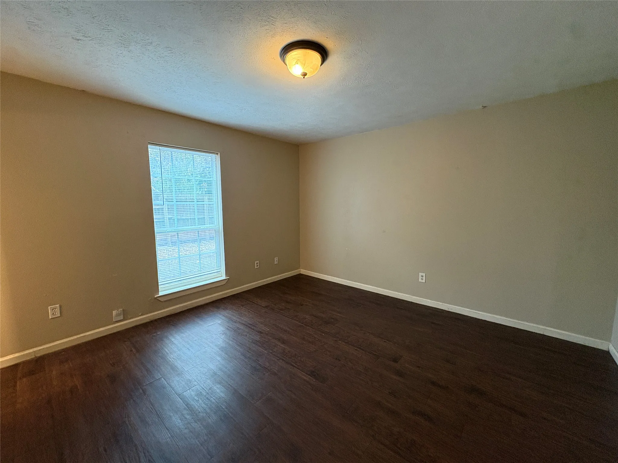 Duplex For Rent in Tarrant County , 6409 Westcreek Drive, Fort Worth, Texas 76133, 2 Bedroom, 2 Bathroom, 2 Garage spaces, 1,181 Sqft, built in 1981, mls#21400035, Real Estate Agent in Fort Worth, Homes For Rent in Tarrant county, Homes For Rent in Fort Worth, Realtor in Fort Worth Texas, Real Estate Brokerage Independent Realty Texas, Luminita Cordes Realtor