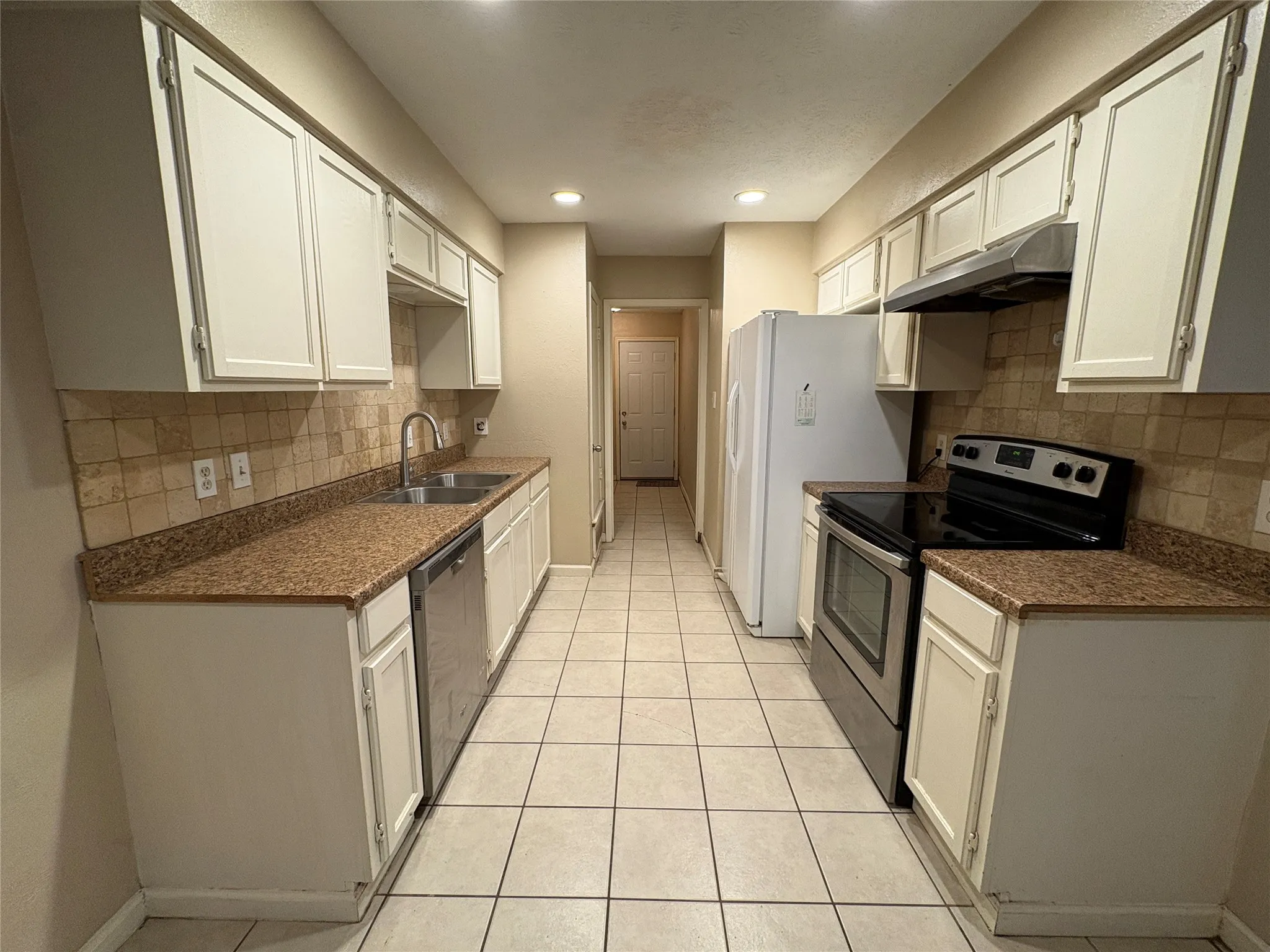 Duplex For Rent in Tarrant County , 6409 Westcreek Drive, Fort Worth, Texas 76133, 2 Bedroom, 2 Bathroom, 2 Garage spaces, 1,181 Sqft, built in 1981, mls#21400035, Real Estate Agent in Fort Worth, Homes For Rent in Tarrant county, Homes For Rent in Fort Worth, Realtor in Fort Worth Texas, Real Estate Brokerage Independent Realty Texas, Luminita Cordes Realtor