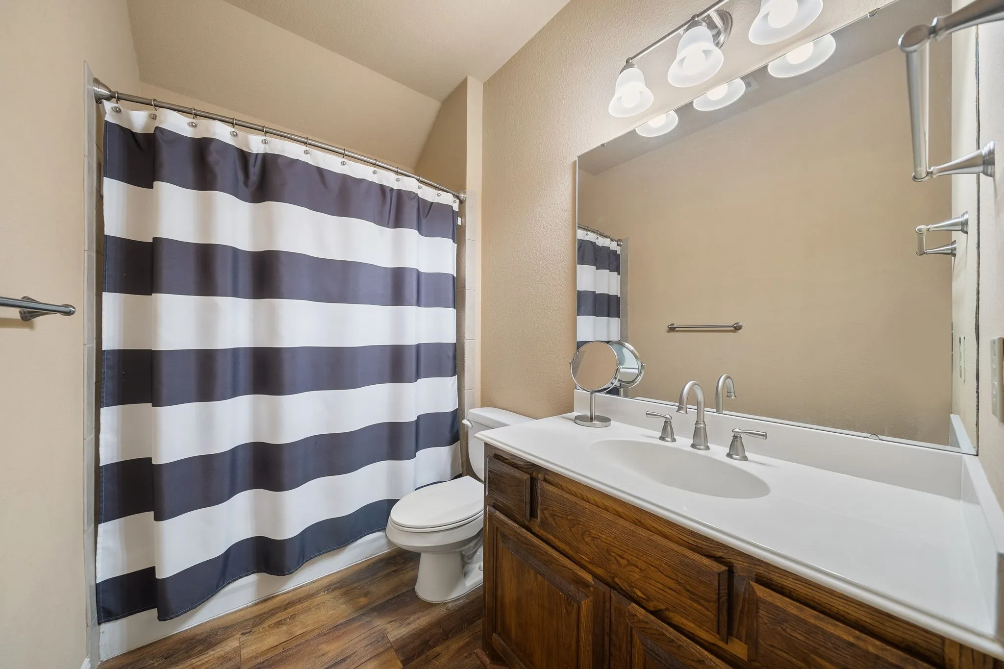 Single Family Residence For Sale in Collin County , 18 Oxford Way, Allen, Texas 75002, 5 Bedroom, 4 Bathroom, 2 Garage spaces, 2,900 Sqft, built in 2005, mls#21391314, Real Estate Agent in Allen, Homes For Sale in Collin county, Homes For Sale in Allen, Realtor in Allen Texas, Real Estate Brokerage Independent Realty Texas, Luminita Cordes Realtor