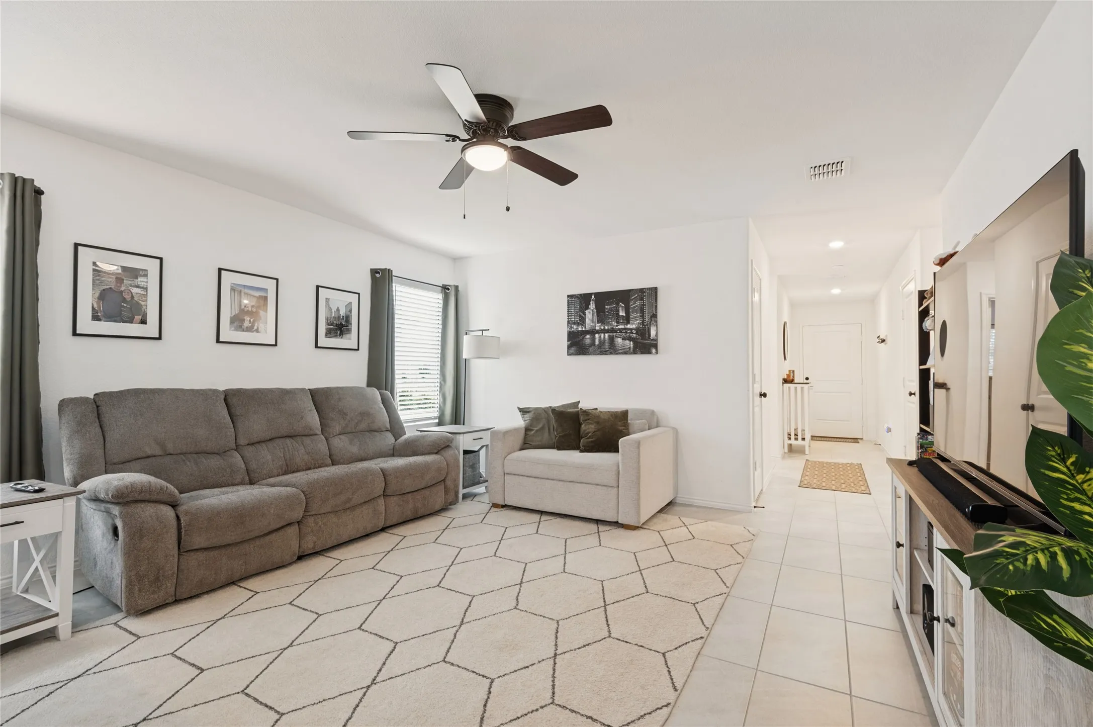 Single Family Residence For Sale in Denton County , 11839 Marcellus Way, Justin, Texas 76247, 3 Bedroom, 2 Bathroom, 2 Garage spaces, 1,262 Sqft, built in 2023, mls#21400128, Real Estate Agent in Justin, Homes For Sale in Denton county, Homes For Sale in Justin, Realtor in Justin Texas, Real Estate Brokerage Independent Realty Texas, Luminita Cordes Realtor