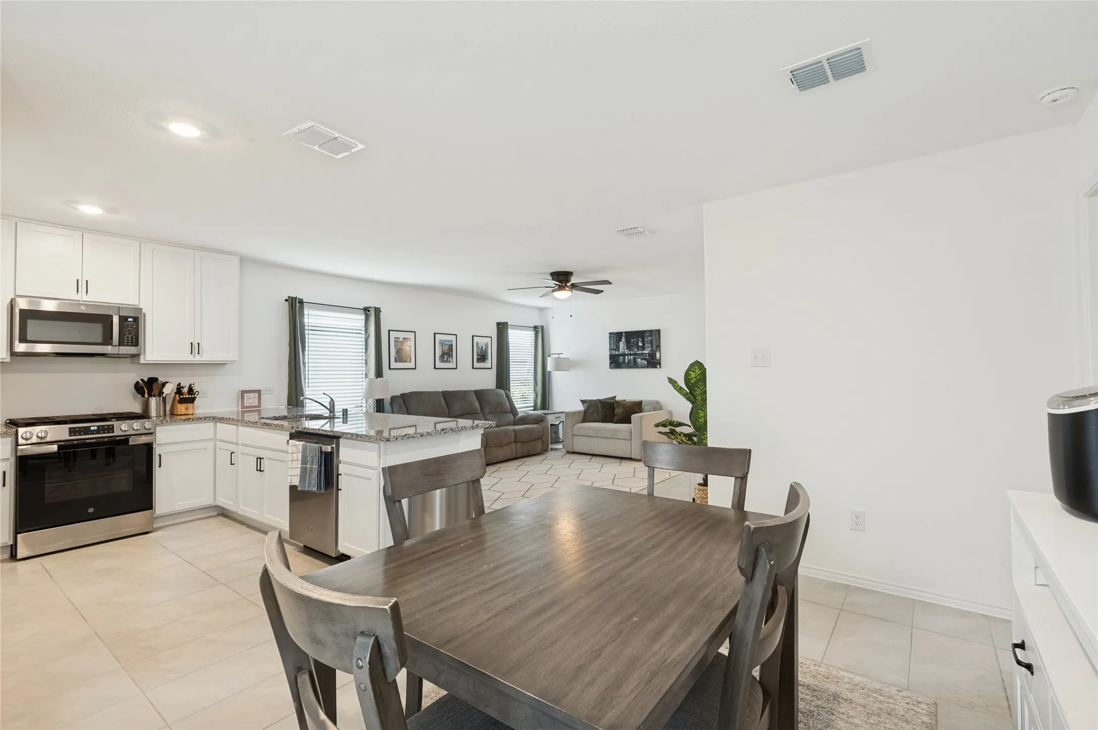 Single Family Residence For Sale in Denton County , 11839 Marcellus Way, Justin, Texas 76247, 3 Bedroom, 2 Bathroom, 2 Garage spaces, 1,262 Sqft, built in 2023, mls#21400128, Real Estate Agent in Justin, Homes For Sale in Denton county, Homes For Sale in Justin, Realtor in Justin Texas, Real Estate Brokerage Independent Realty Texas, Luminita Cordes Realtor