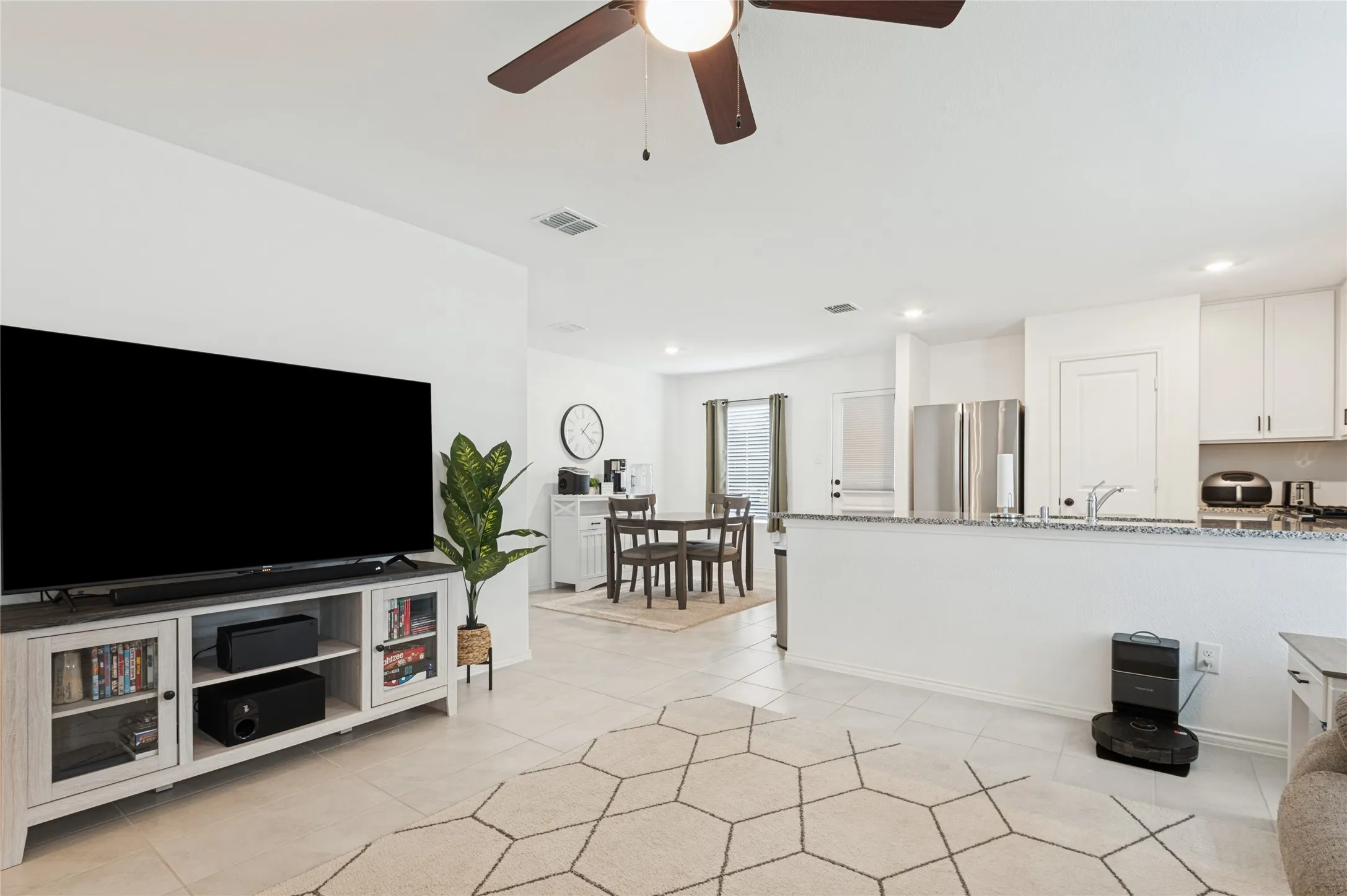 Single Family Residence For Sale in Denton County , 11839 Marcellus Way, Justin, Texas 76247, 3 Bedroom, 2 Bathroom, 2 Garage spaces, 1,262 Sqft, built in 2023, mls#21400128, Real Estate Agent in Justin, Homes For Sale in Denton county, Homes For Sale in Justin, Realtor in Justin Texas, Real Estate Brokerage Independent Realty Texas, Luminita Cordes Realtor