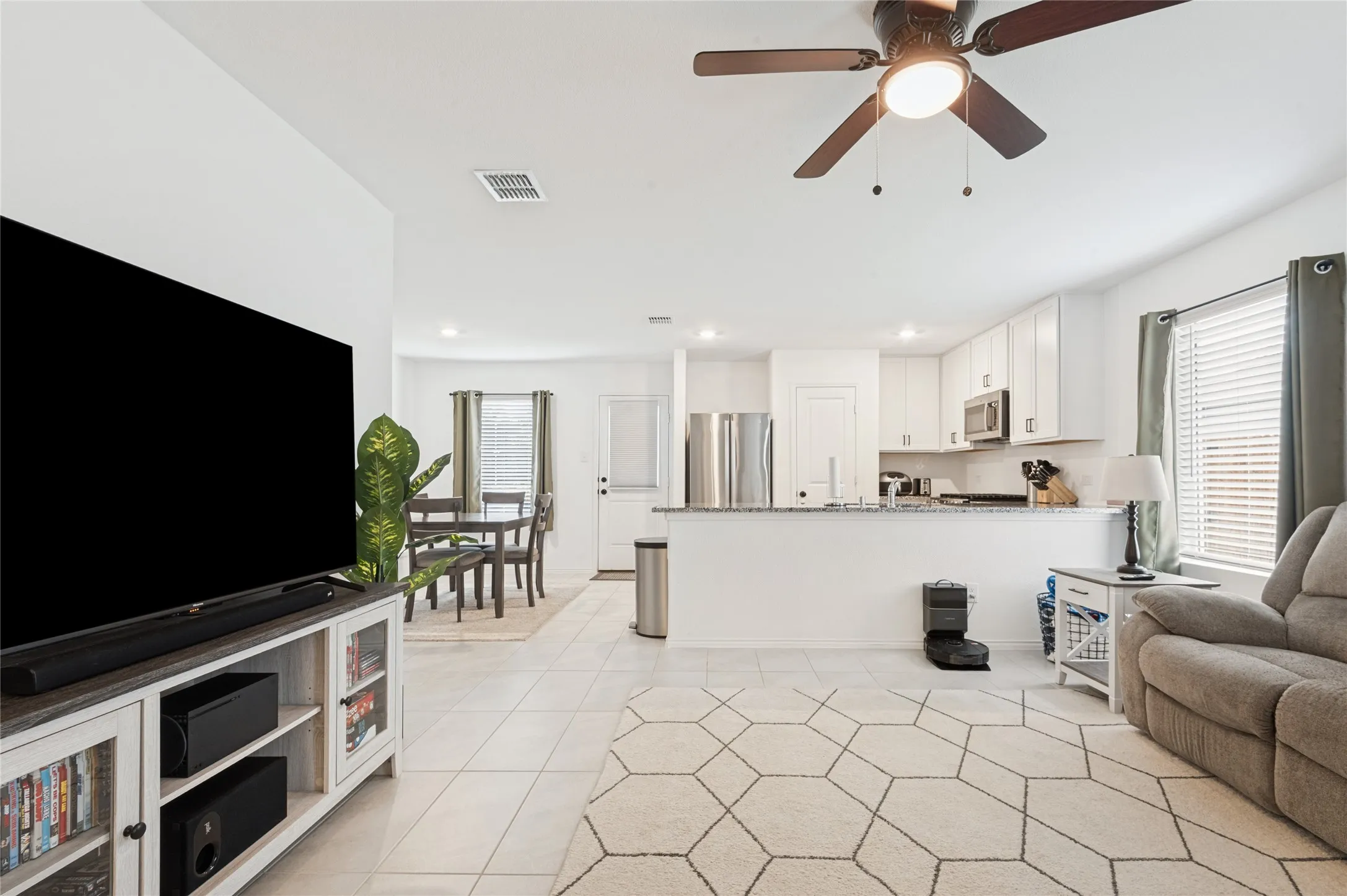 Single Family Residence For Sale in Denton County , 11839 Marcellus Way, Justin, Texas 76247, 3 Bedroom, 2 Bathroom, 2 Garage spaces, 1,262 Sqft, built in 2023, mls#21400128, Real Estate Agent in Justin, Homes For Sale in Denton county, Homes For Sale in Justin, Realtor in Justin Texas, Real Estate Brokerage Independent Realty Texas, Luminita Cordes Realtor