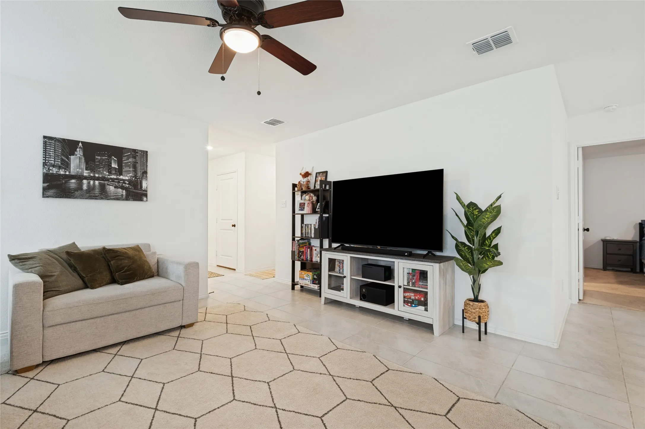 Single Family Residence For Sale in Denton County , 11839 Marcellus Way, Justin, Texas 76247, 3 Bedroom, 2 Bathroom, 2 Garage spaces, 1,262 Sqft, built in 2023, mls#21400128, Real Estate Agent in Justin, Homes For Sale in Denton county, Homes For Sale in Justin, Realtor in Justin Texas, Real Estate Brokerage Independent Realty Texas, Luminita Cordes Realtor