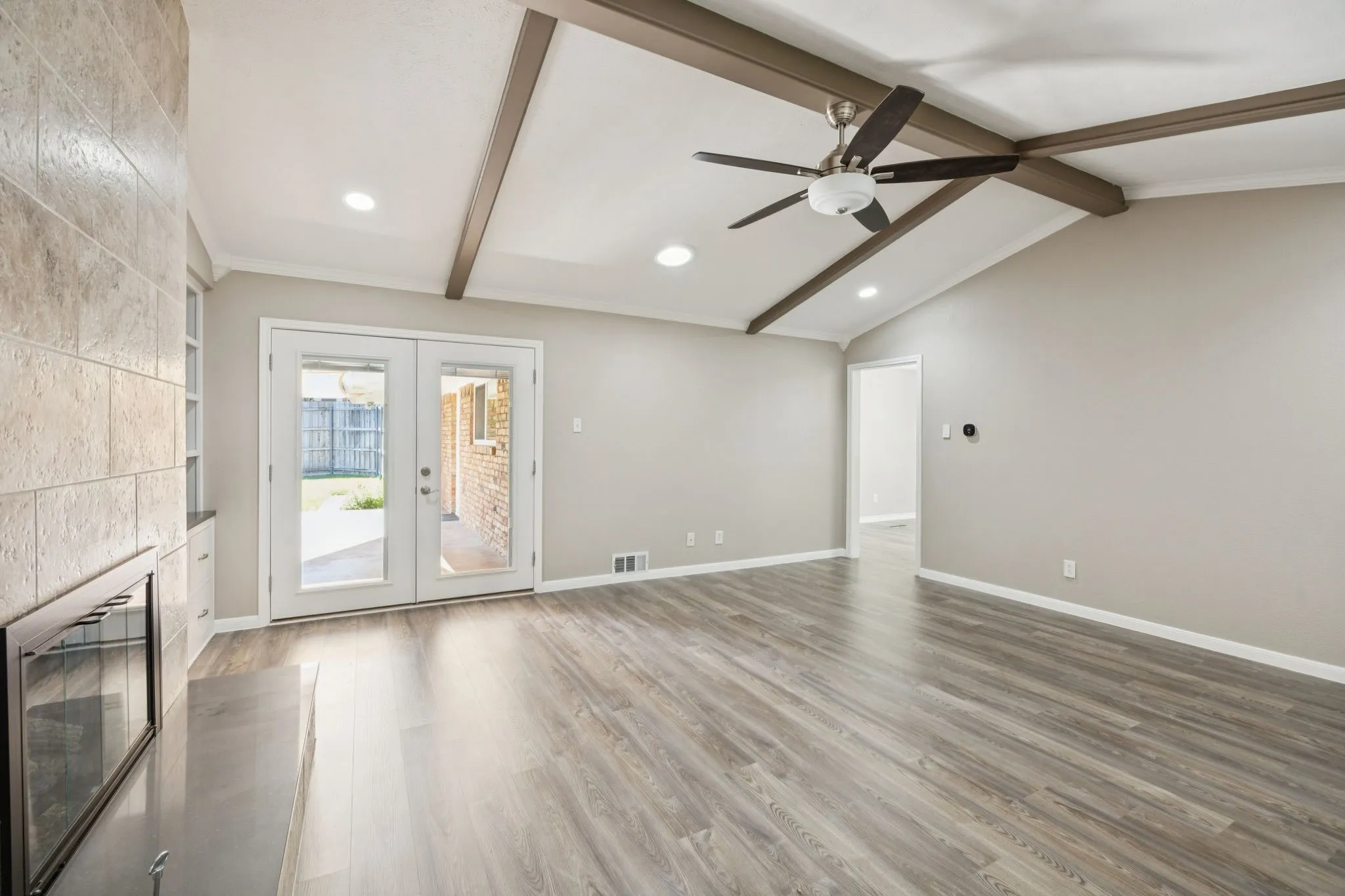Single Family Residence For Sale in Dallas County , 9536 Millridge Drive, Dallas, Texas 75243, 4 Bedroom, 3 Bathroom, 2 Garage spaces, 2,423 Sqft, built in 1970, mls#21400112, Real Estate Agent in Dallas, Homes For Sale in Dallas county, Homes For Sale in Dallas, Realtor in Dallas Texas, Real Estate Brokerage Independent Realty Texas, Luminita Cordes Realtor
