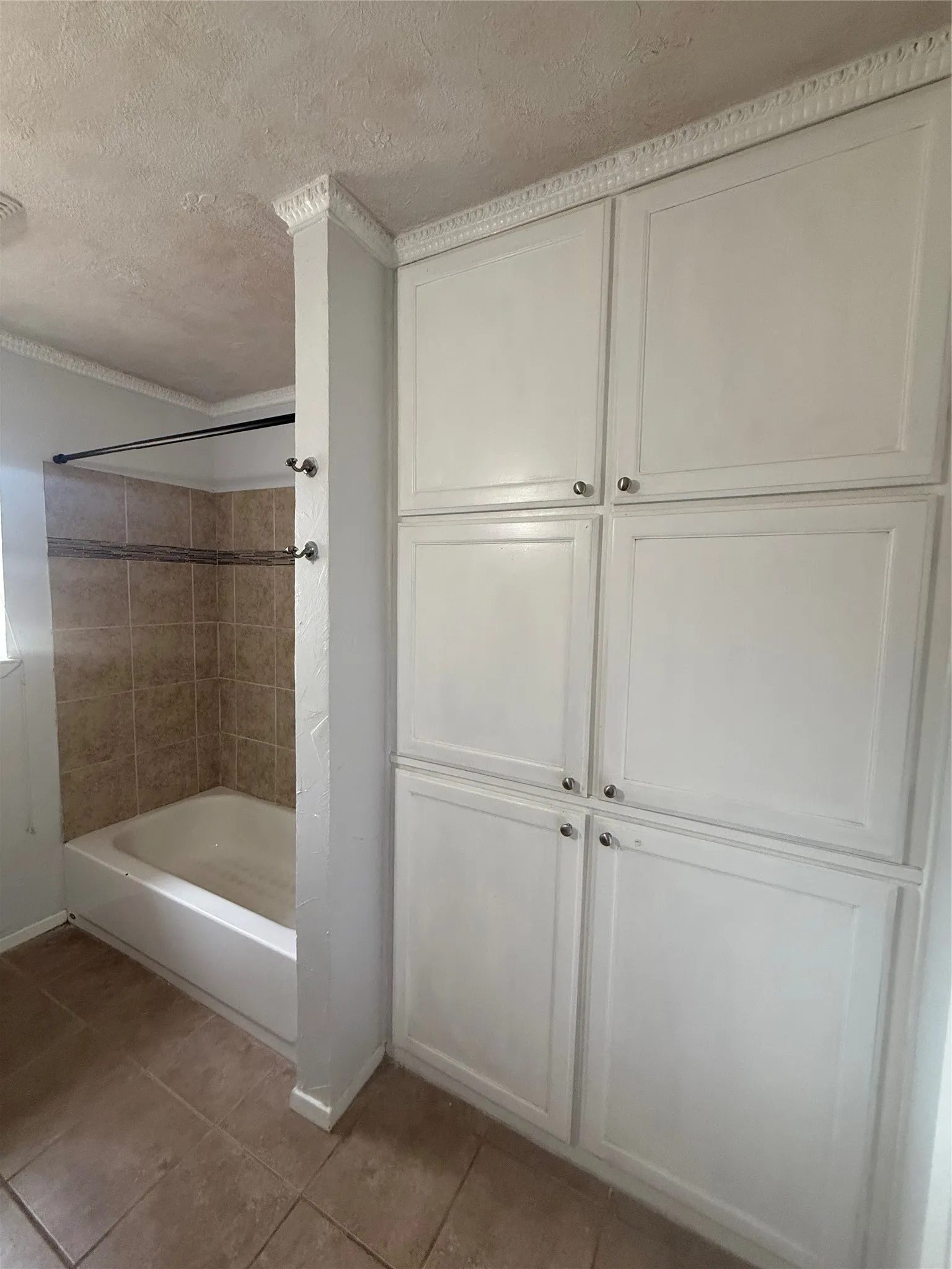 Single Family Residence For Rent in Parker County , 3808 Ridge Road, Willow Park, Texas 76087, 3 Bedroom, 3 Bathroom, 2 Garage spaces, 1,848 Sqft, built in 1974, mls#21400075, Real Estate Agent in Willow Park, Homes For Rent in Parker county, Homes For Rent in Willow Park, Realtor in Willow Park Texas, Real Estate Brokerage Independent Realty Texas, Luminita Cordes Realtor