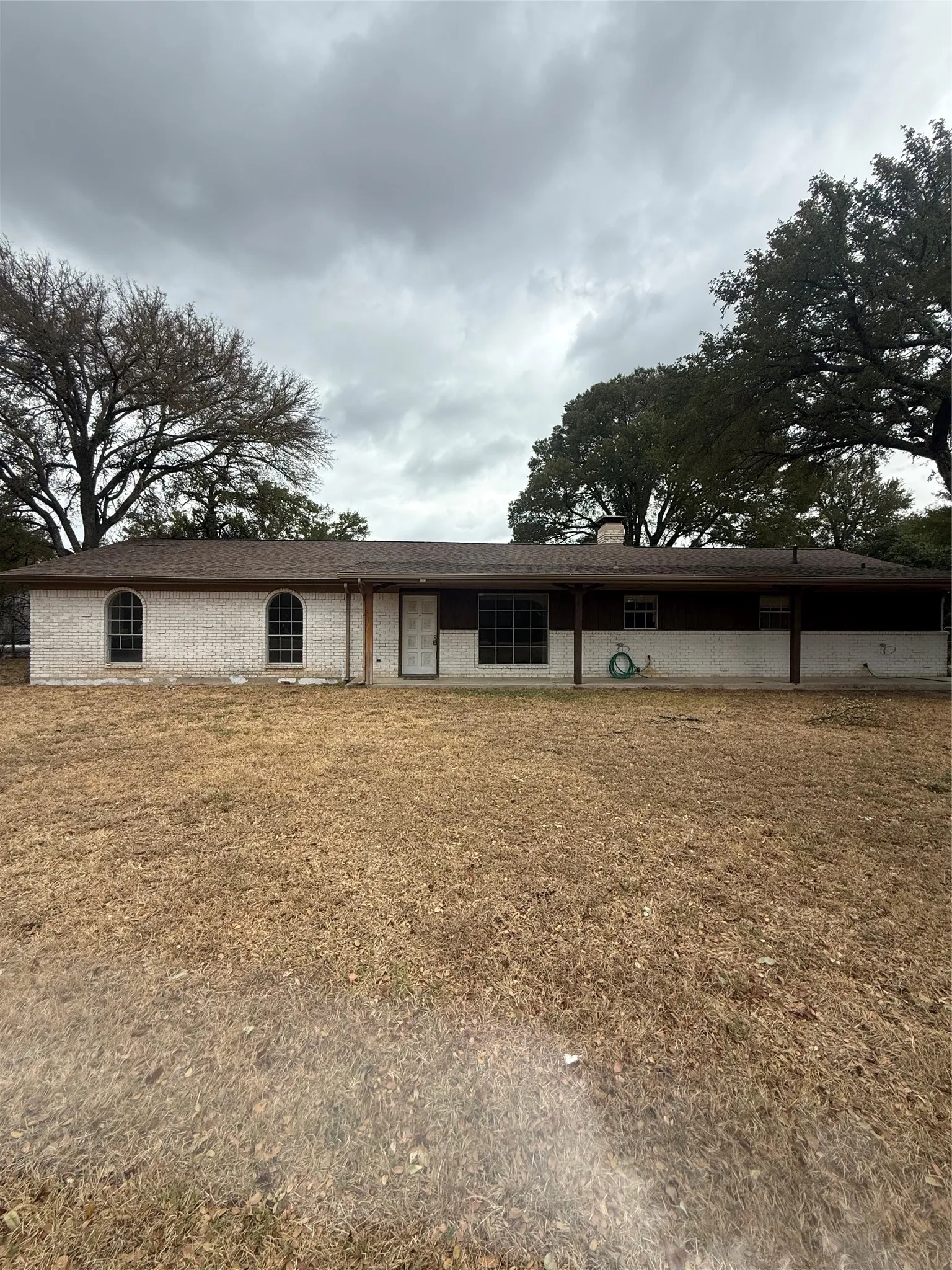 Single Family Residence For Rent in Parker County , 3808 Ridge Road, Willow Park, Texas 76087, 3 Bedroom, 3 Bathroom, 2 Garage spaces, 1,848 Sqft, built in 1974, mls#21400075, Real Estate Agent in Willow Park, Homes For Rent in Parker county, Homes For Rent in Willow Park, Realtor in Willow Park Texas, Real Estate Brokerage Independent Realty Texas, Luminita Cordes Realtor