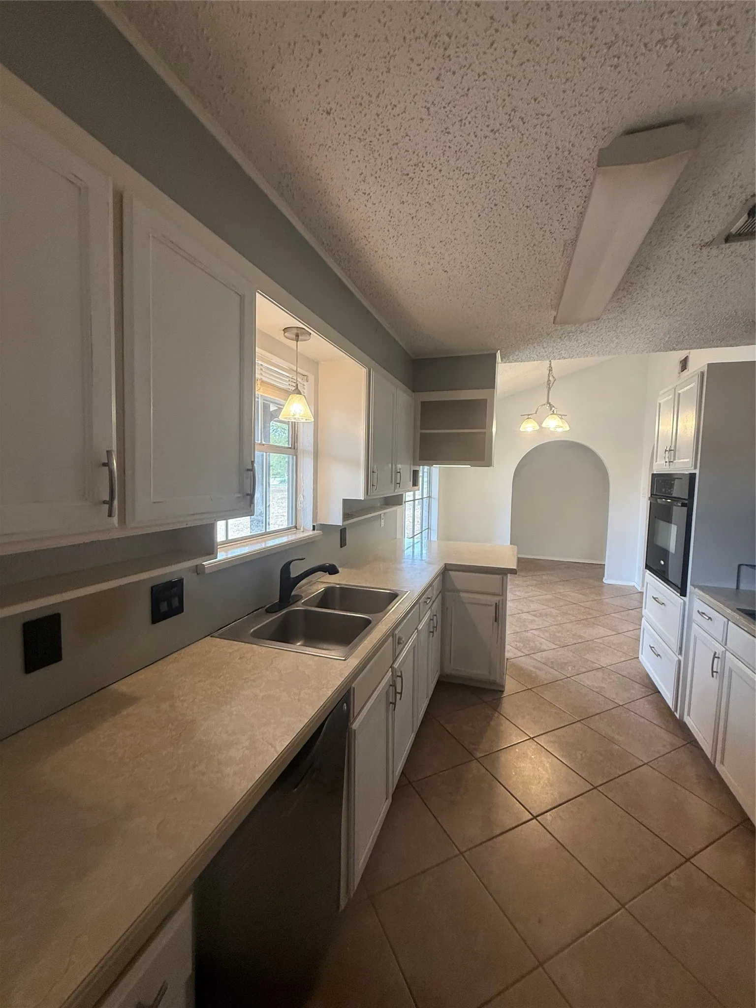 Single Family Residence For Rent in Parker County , 3808 Ridge Road, Willow Park, Texas 76087, 3 Bedroom, 3 Bathroom, 2 Garage spaces, 1,848 Sqft, built in 1974, mls#21400075, Real Estate Agent in Willow Park, Homes For Rent in Parker county, Homes For Rent in Willow Park, Realtor in Willow Park Texas, Real Estate Brokerage Independent Realty Texas, Luminita Cordes Realtor