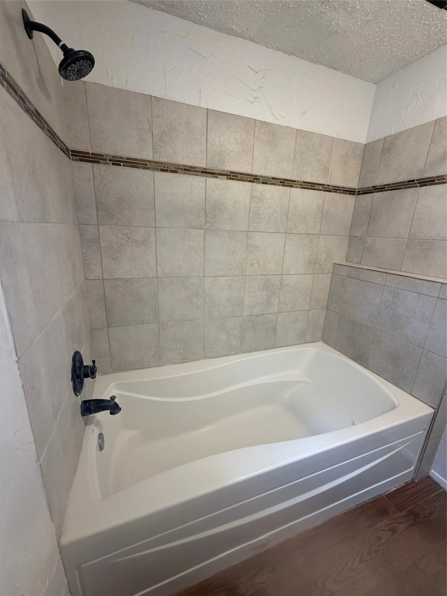 Single Family Residence For Rent in Parker County , 3808 Ridge Road, Willow Park, Texas 76087, 3 Bedroom, 3 Bathroom, 2 Garage spaces, 1,848 Sqft, built in 1974, mls#21400075, Real Estate Agent in Willow Park, Homes For Rent in Parker county, Homes For Rent in Willow Park, Realtor in Willow Park Texas, Real Estate Brokerage Independent Realty Texas, Luminita Cordes Realtor