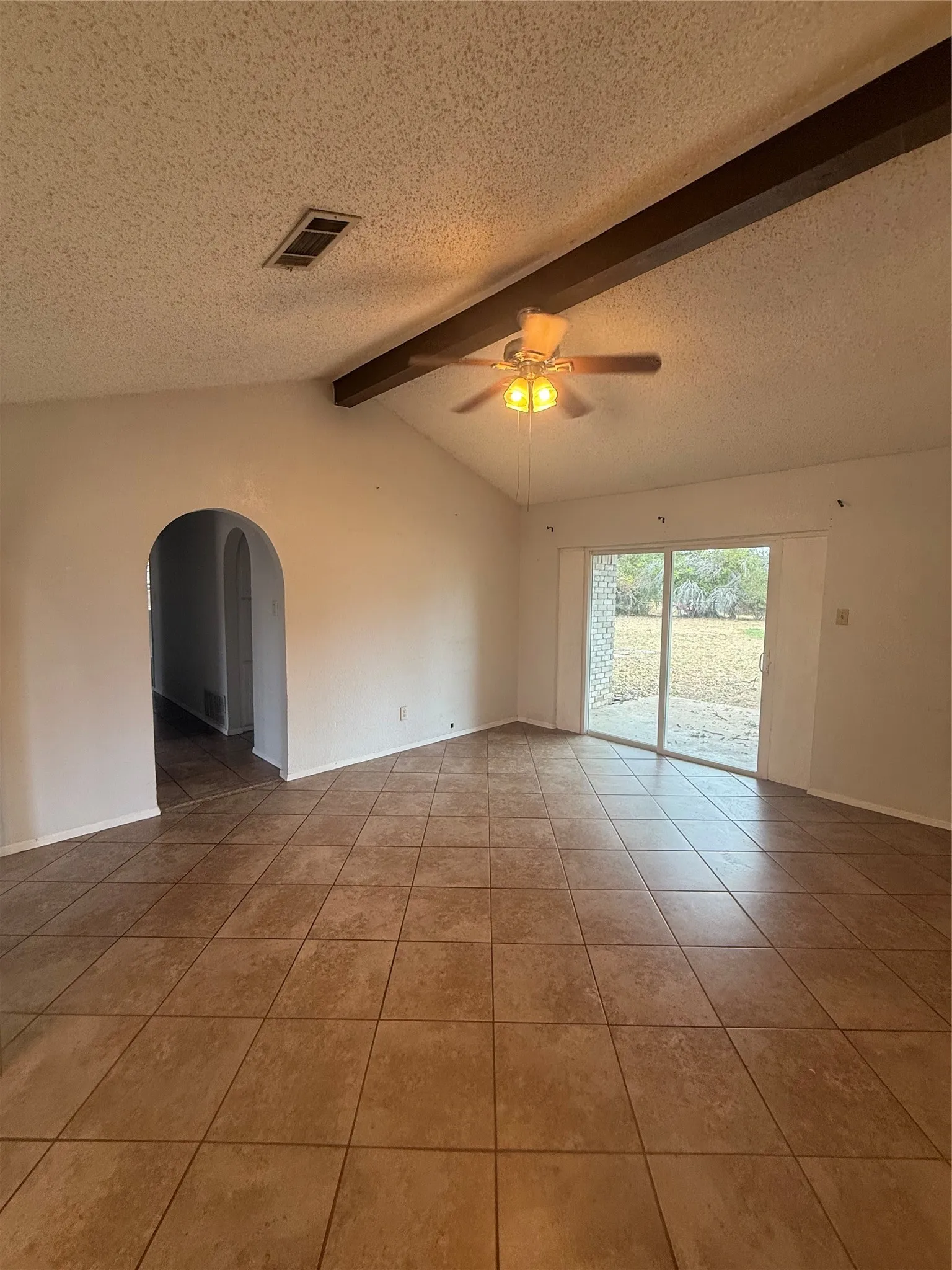 Single Family Residence For Rent in Parker County , 3808 Ridge Road, Willow Park, Texas 76087, 3 Bedroom, 3 Bathroom, 2 Garage spaces, 1,848 Sqft, built in 1974, mls#21400075, Real Estate Agent in Willow Park, Homes For Rent in Parker county, Homes For Rent in Willow Park, Realtor in Willow Park Texas, Real Estate Brokerage Independent Realty Texas, Luminita Cordes Realtor
