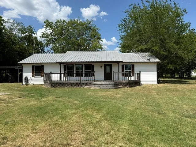Single Family Residence For Sale in Hunt County , 4848 State Highway 276 W, Union Valley, Texas 75189, 3 Bedroom, 2 Bathroom, Garage spaces, 1,515 Sqft, built in 2020, mls#21400138, Real Estate Agent in Union Valley, Homes For Sale in Hunt county, Homes For Sale in Union Valley, Realtor in Union Valley Texas, Real Estate Brokerage Independent Realty Texas, Luminita Cordes Realtor