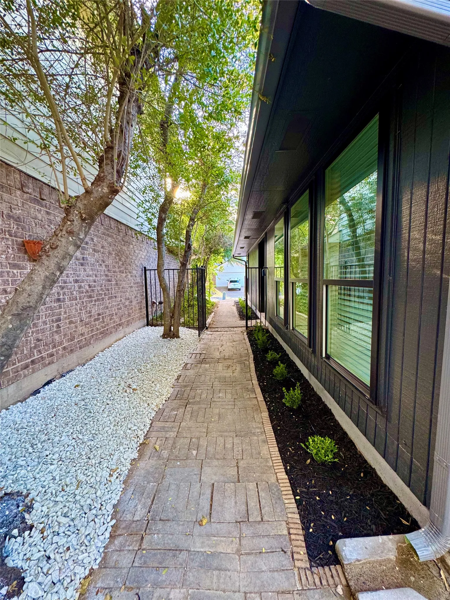 Single Family Residence For Rent in Dallas County , 3706 Aries Drive, Garland, Texas 75044, 2 Bedroom, 2 Bathroom, 2 Garage spaces, 1,098 Sqft, built in 1982, mls#21400076, Real Estate Agent in Garland, Homes For Rent in Dallas county, Homes For Rent in Garland, Realtor in Garland Texas, Real Estate Brokerage Independent Realty Texas, Luminita Cordes Realtor