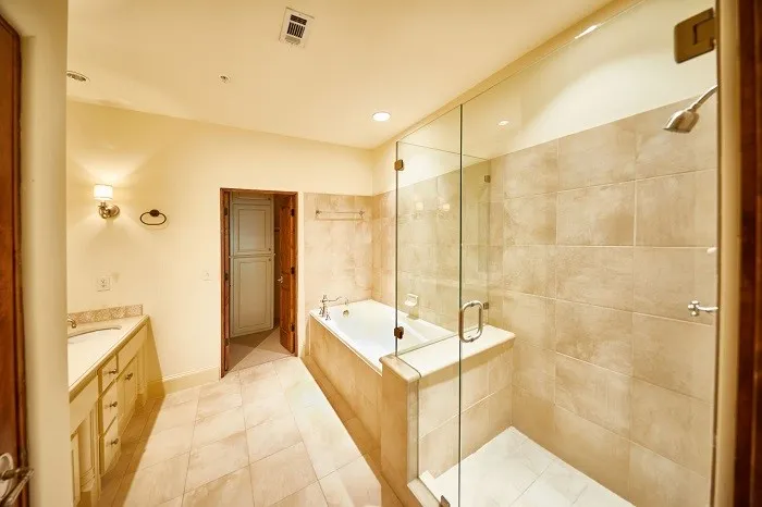Condominium For Rent in Dallas County , 2510 N Henderson 9, Dallas, Texas 75206, 2 Bedroom, 3 Bathroom, Garage spaces, 2,115 Sqft, built in 2008, mls#21400162, Real Estate Agent in Dallas, Homes For Rent in Dallas county, Homes For Rent in Dallas, Realtor in Dallas Texas, Real Estate Brokerage Independent Realty Texas, Luminita Cordes Realtor