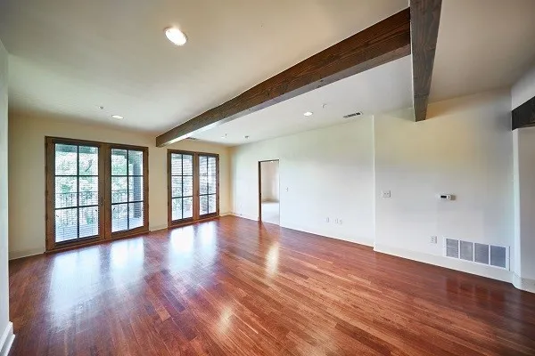Condominium For Rent in Dallas County , 2510 N Henderson 9, Dallas, Texas 75206, 2 Bedroom, 3 Bathroom, Garage spaces, 2,115 Sqft, built in 2008, mls#21400162, Real Estate Agent in Dallas, Homes For Rent in Dallas county, Homes For Rent in Dallas, Realtor in Dallas Texas, Real Estate Brokerage Independent Realty Texas, Luminita Cordes Realtor