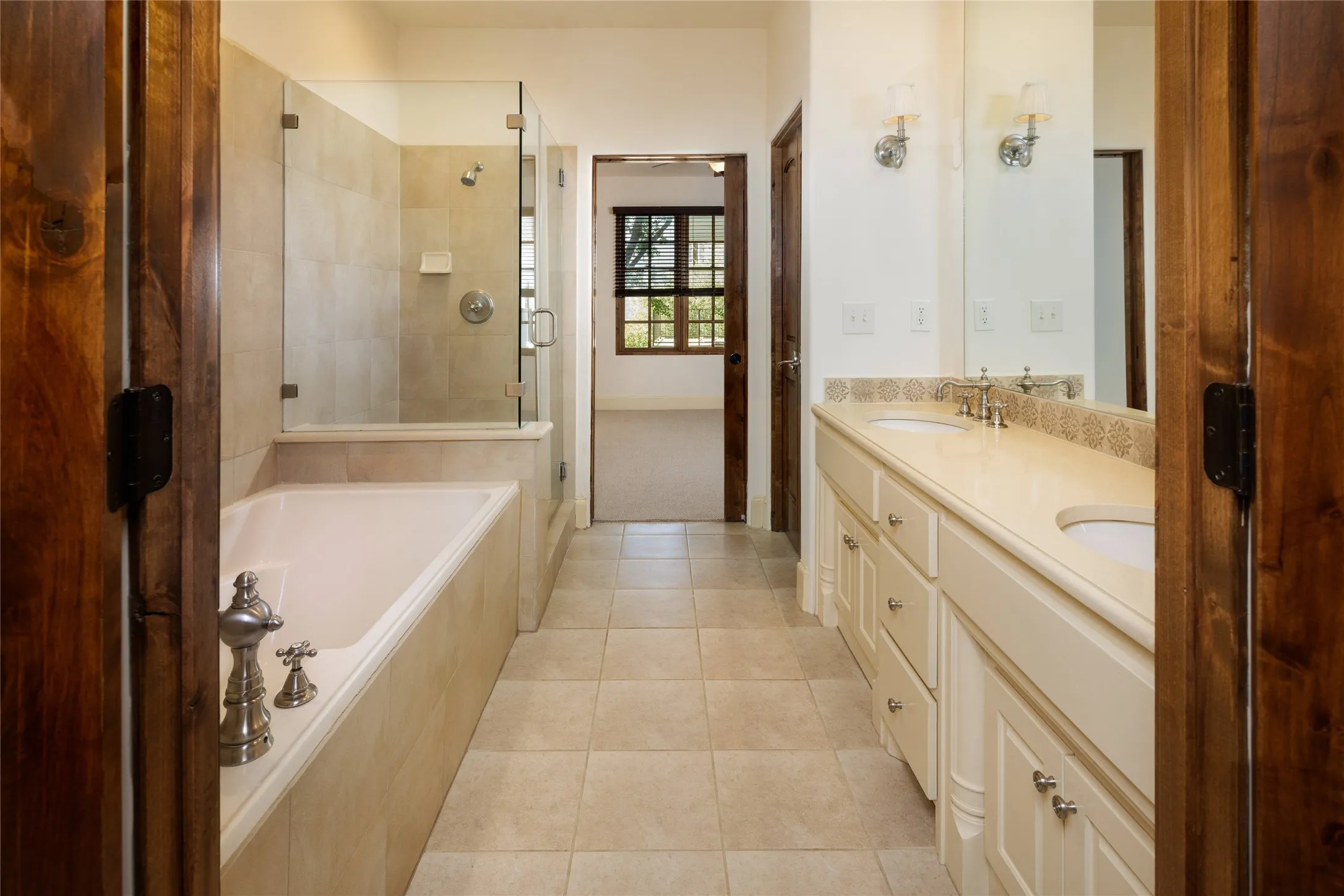 Condominium For Rent in Dallas County , 2510 N Henderson 9, Dallas, Texas 75206, 2 Bedroom, 3 Bathroom, Garage spaces, 2,115 Sqft, built in 2008, mls#21400162, Real Estate Agent in Dallas, Homes For Rent in Dallas county, Homes For Rent in Dallas, Realtor in Dallas Texas, Real Estate Brokerage Independent Realty Texas, Luminita Cordes Realtor