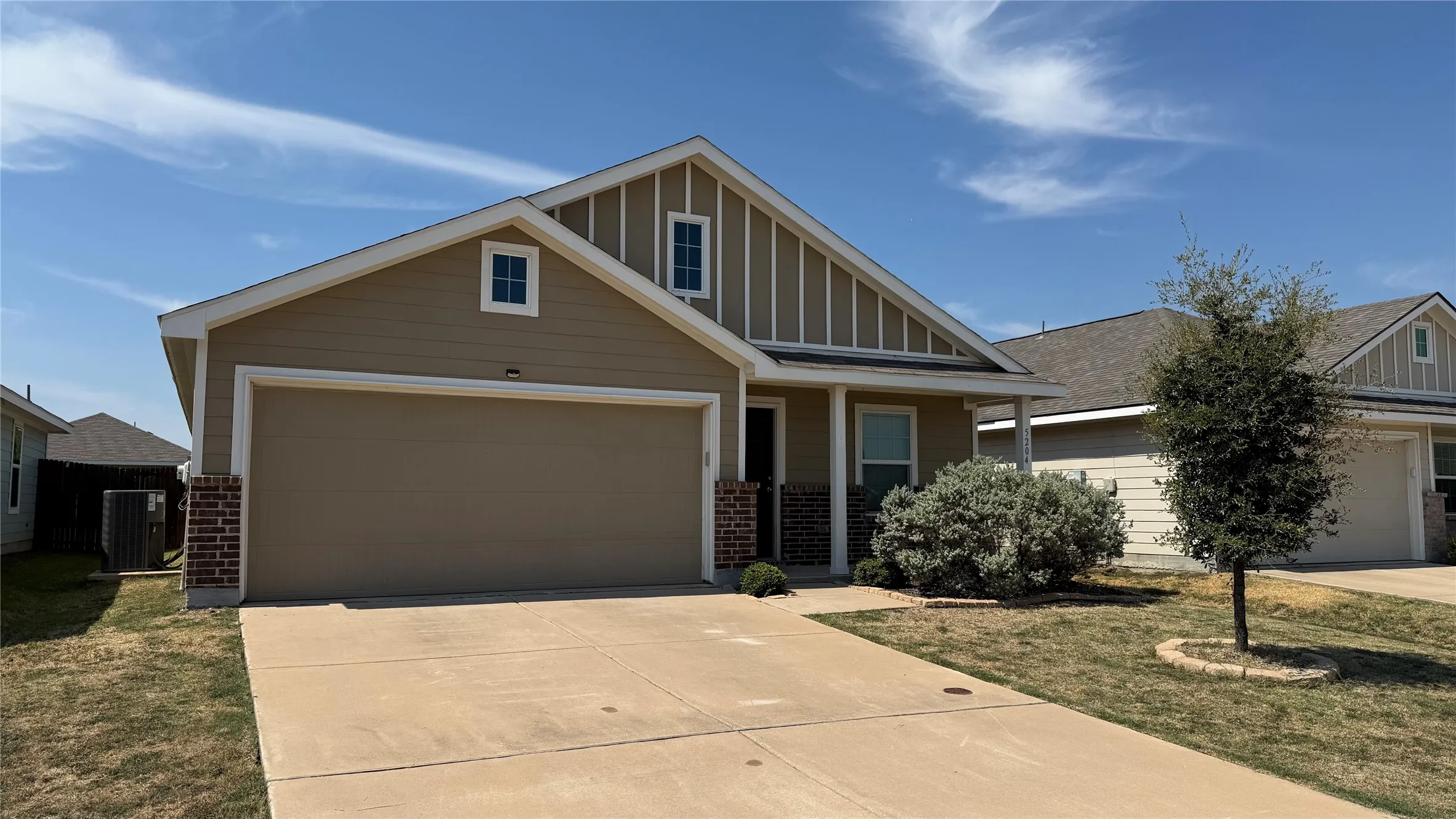 Single Family Residence For Rent in Collin County , 5204 Longshadow Drive, Princeton, Texas 75407, 3 Bedroom, 2 Bathroom, 2 Garage spaces, 1,479 Sqft, built in 2020, mls#21400168, Real Estate Agent in Princeton, Homes For Rent in Collin county, Homes For Rent in Princeton, Realtor in Princeton Texas, Real Estate Brokerage Independent Realty Texas, Luminita Cordes Realtor