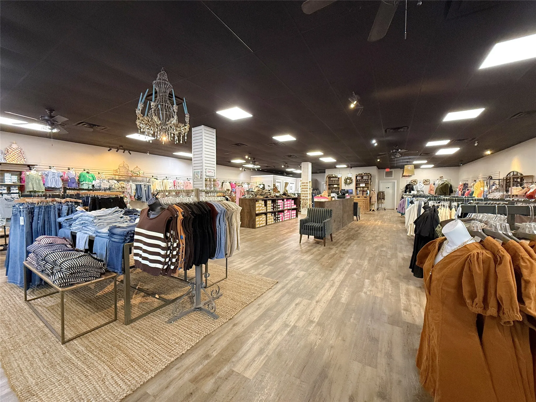 Retail For Sale in Hopkins County , 118 Main Street, Sulphur Springs, Texas 75482, 0, 0, Garage spaces, 0 Sqft, built in 2019, mls#21398716, Real Estate Agent in Sulphur Springs, Homes For Sale in Hopkins county, Homes For Sale in Sulphur Springs, Realtor in Sulphur Springs Texas, Real Estate Brokerage Independent Realty Texas, Luminita Cordes Realtor