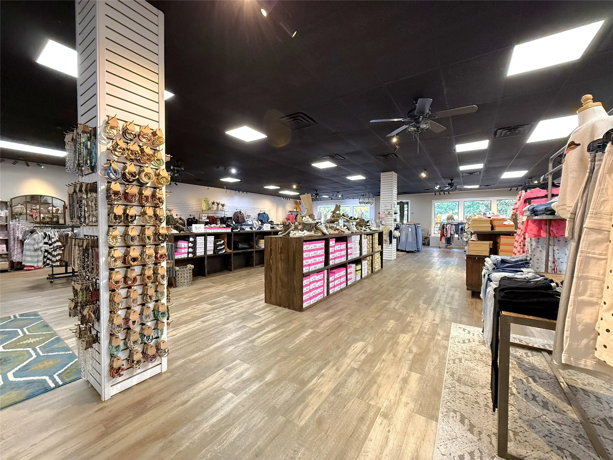 Retail For Sale in Hopkins County , 118 Main Street, Sulphur Springs, Texas 75482, 0, 0, Garage spaces, 0 Sqft, built in 2019, mls#21398716, Real Estate Agent in Sulphur Springs, Homes For Sale in Hopkins county, Homes For Sale in Sulphur Springs, Realtor in Sulphur Springs Texas, Real Estate Brokerage Independent Realty Texas, Luminita Cordes Realtor