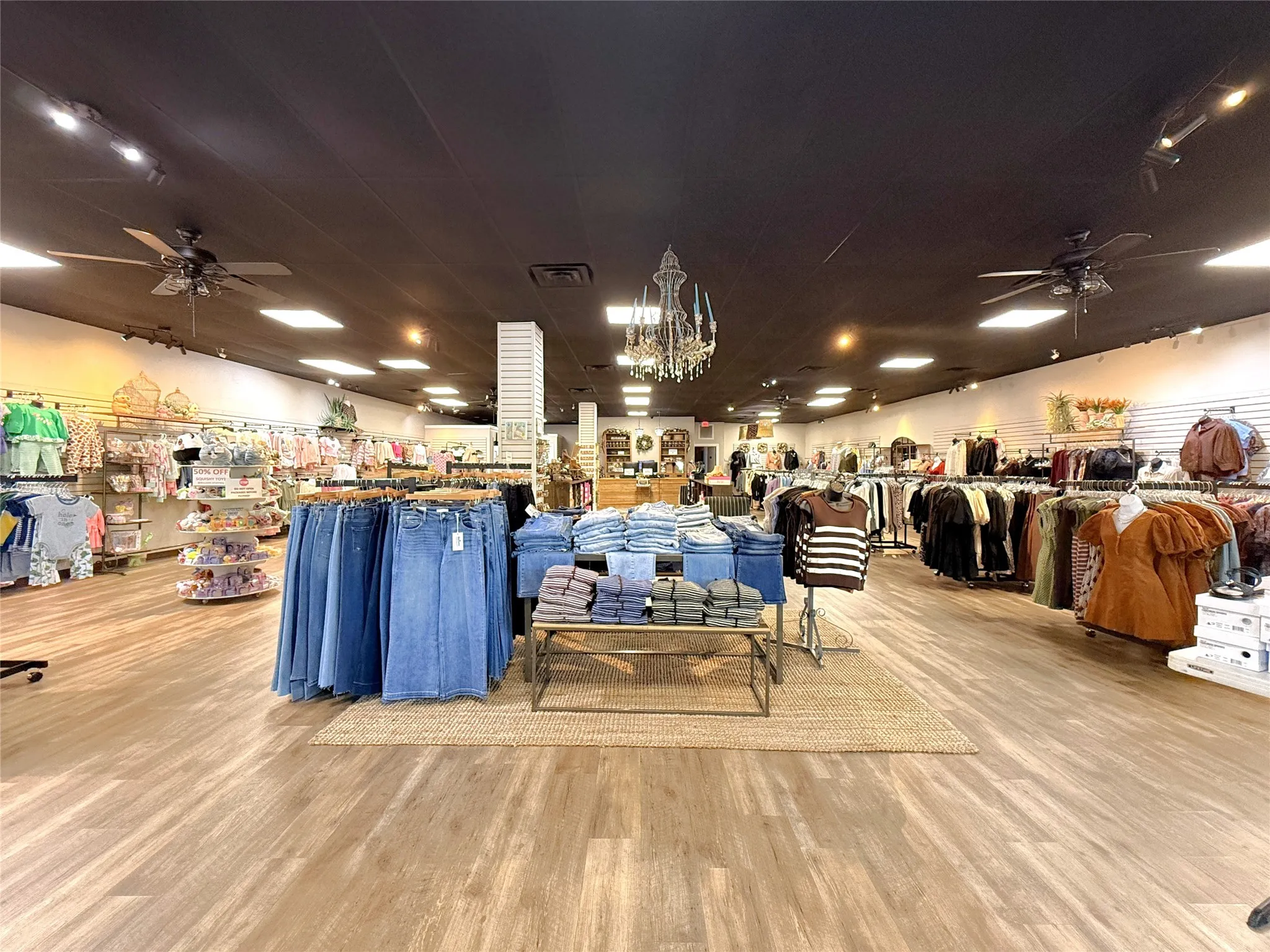 Retail For Sale in Hopkins County , 118 Main Street, Sulphur Springs, Texas 75482, 0, 0, Garage spaces, 0 Sqft, built in 2019, mls#21398716, Real Estate Agent in Sulphur Springs, Homes For Sale in Hopkins county, Homes For Sale in Sulphur Springs, Realtor in Sulphur Springs Texas, Real Estate Brokerage Independent Realty Texas, Luminita Cordes Realtor